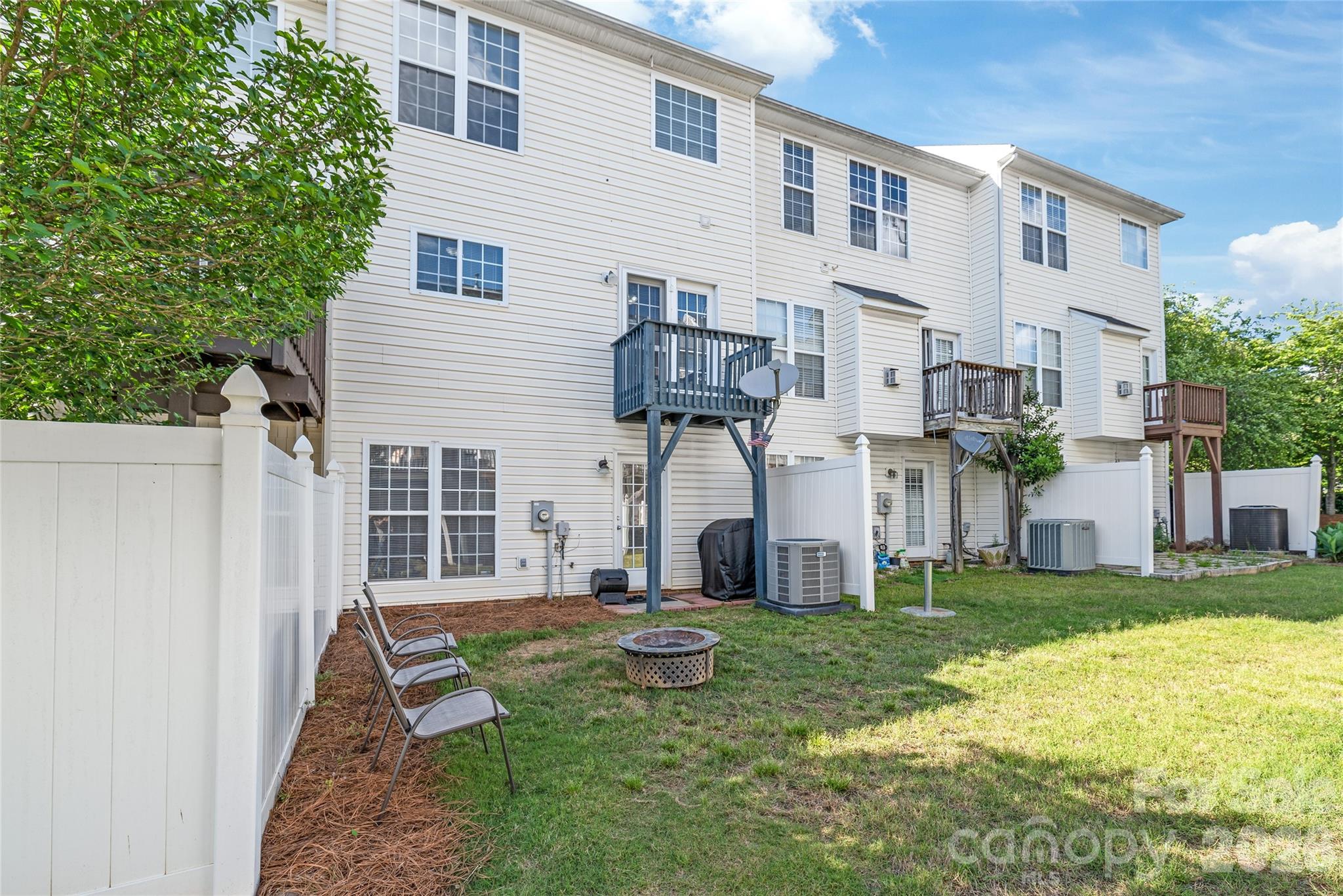 Townhouse at 1707 Kashmir White Lane, Fort Mill, photo 31 of 33