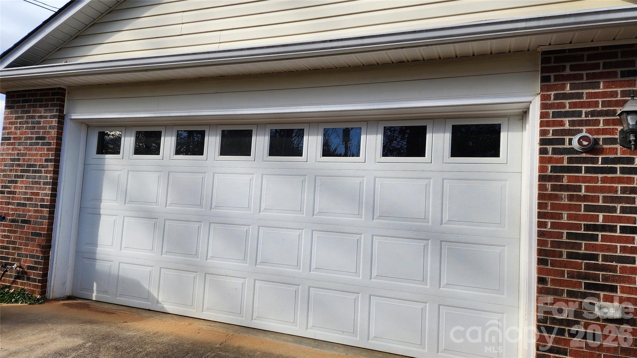 Double garage - 200 Park Place, Morganton