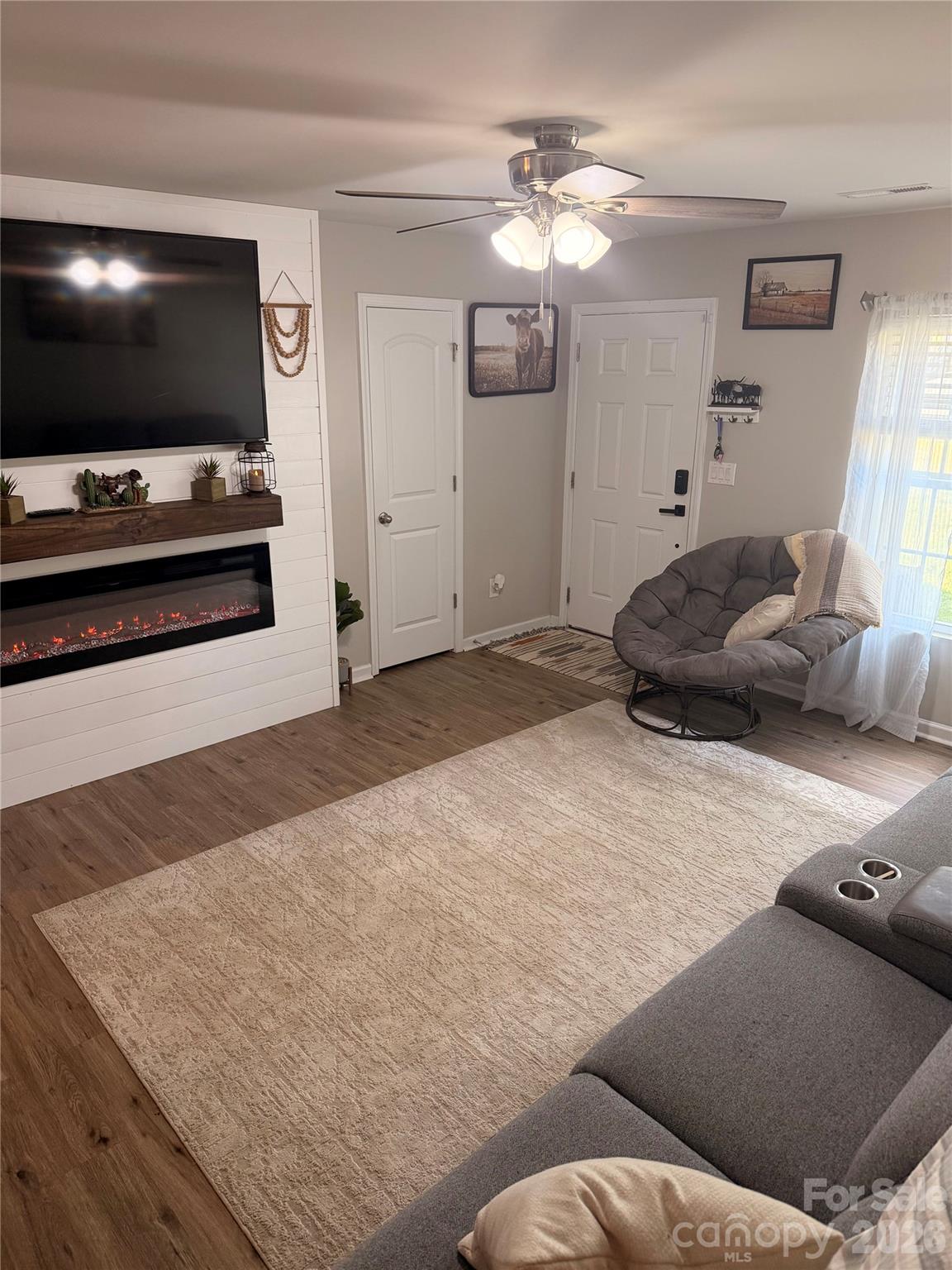 Single Family Residence at 2212 Pinnacle View Drive, Kings Mountain, photo 5 of 19