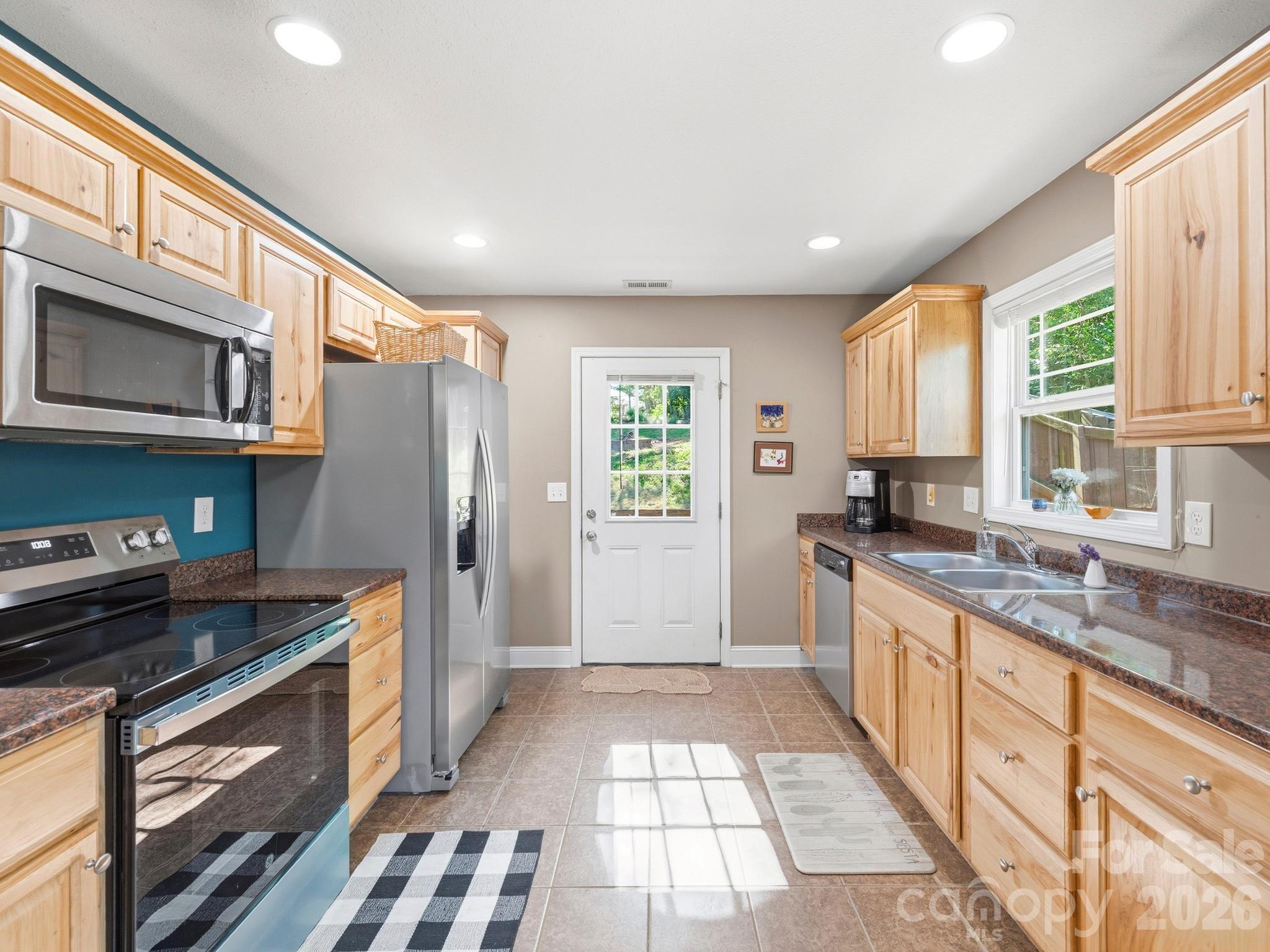 Single Family Residence at 24 Hilldale Road, Asheville, photo 14 of 32