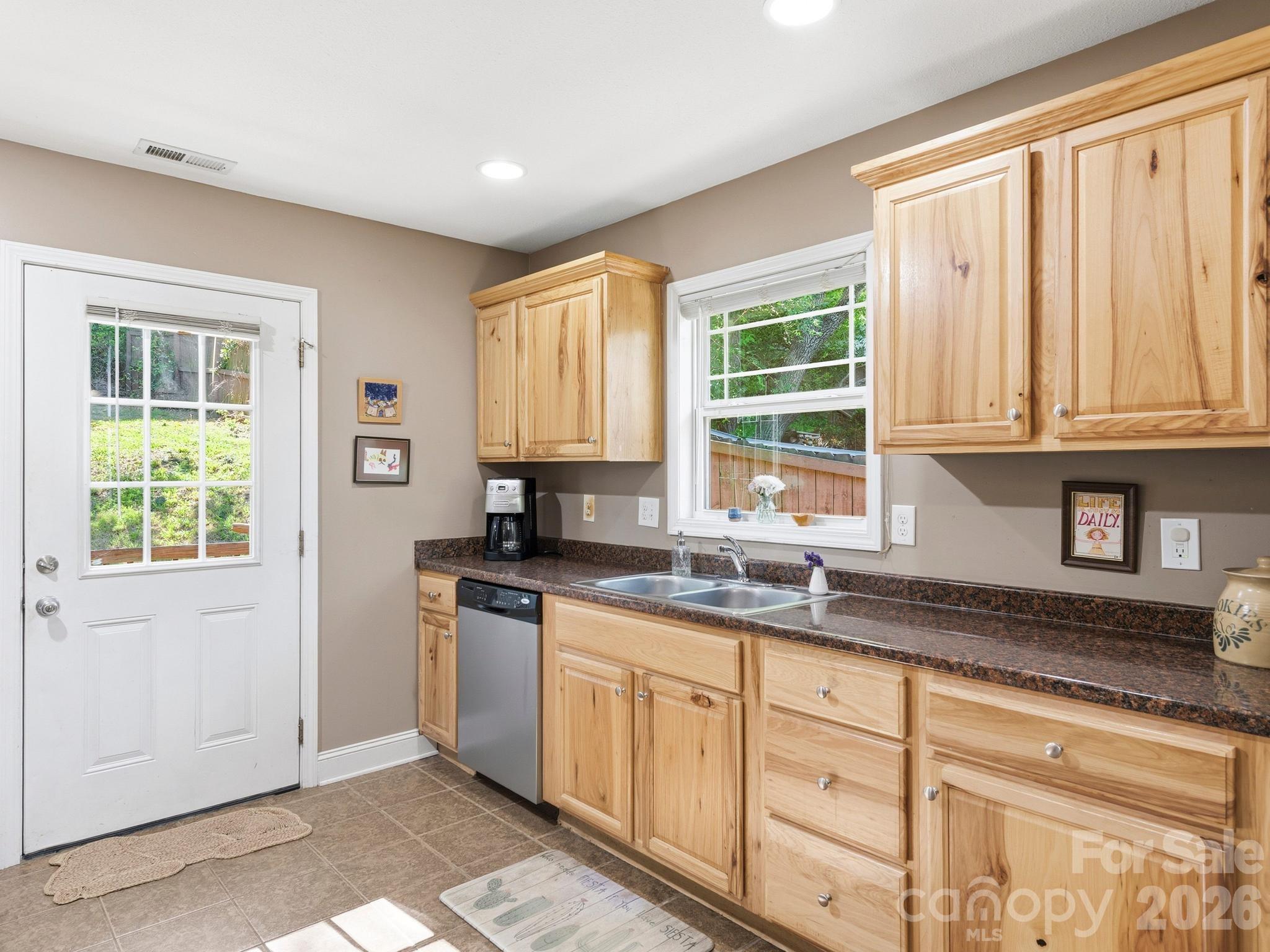 Single Family Residence at 24 Hilldale Road, Asheville, photo 16 of 32