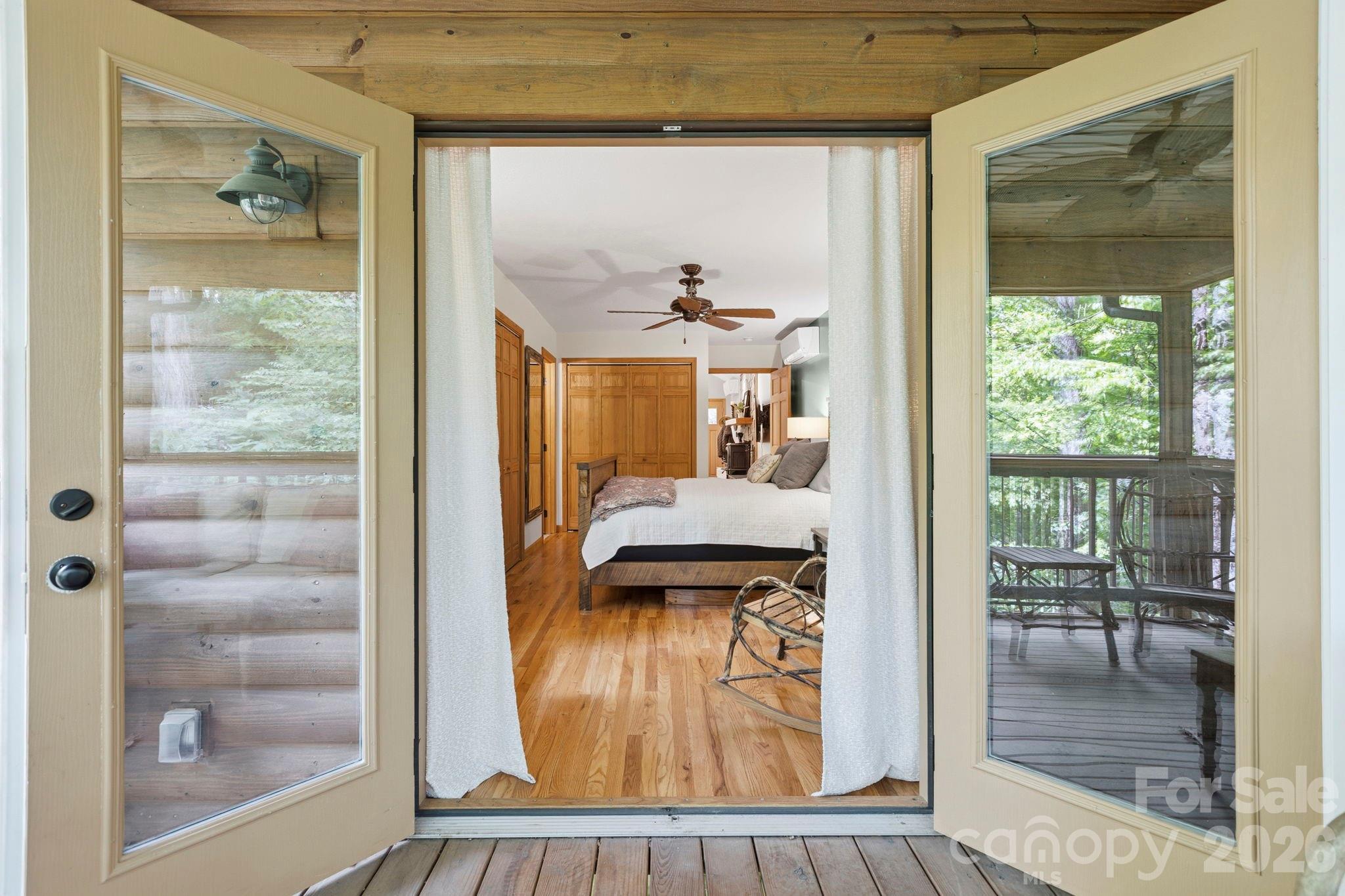 Dreamy Breezy nights ahead - 500 Winter Star Road, Burnsville