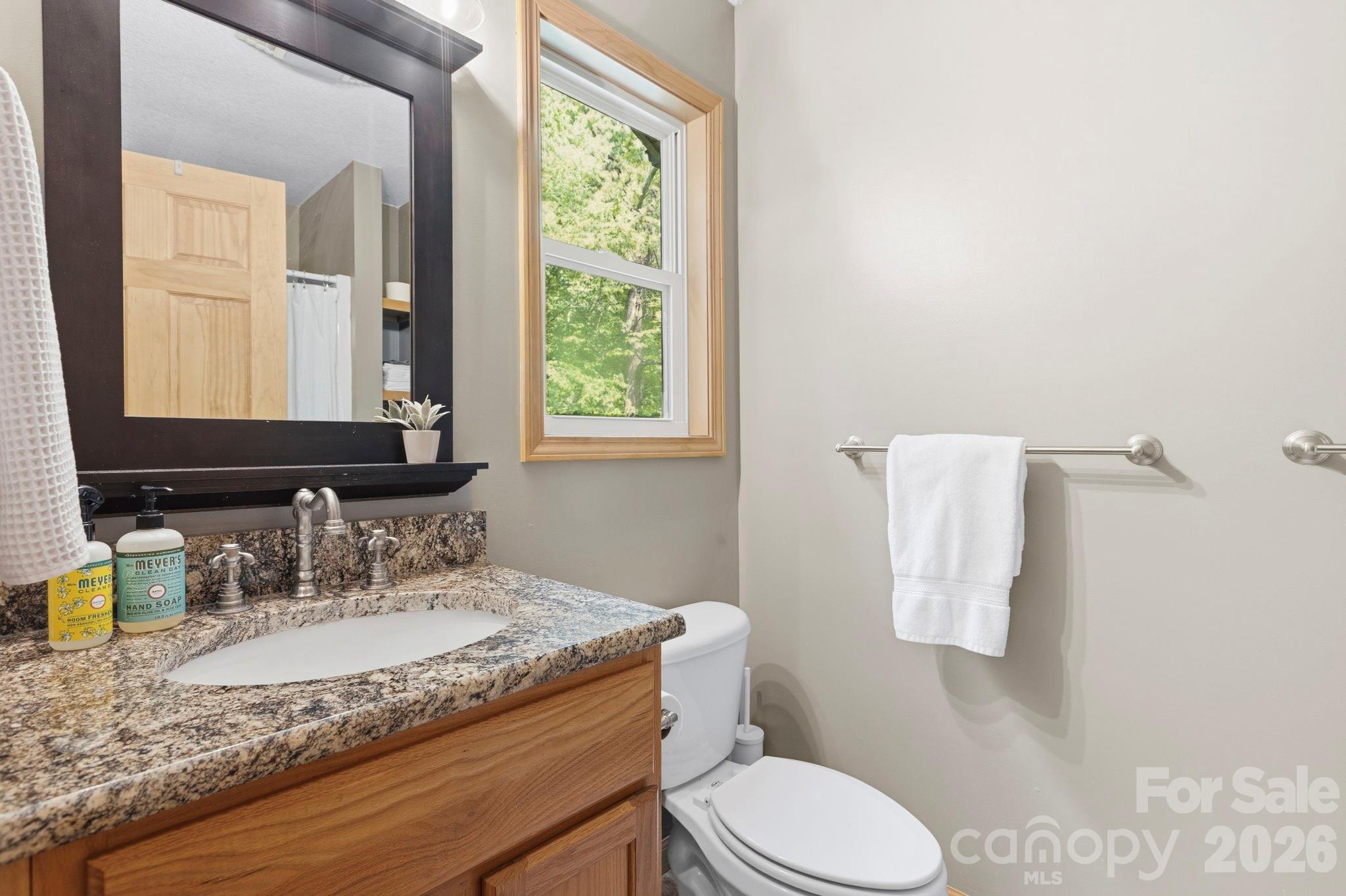 Ensuite Bath - 500 Winter Star Road, Burnsville