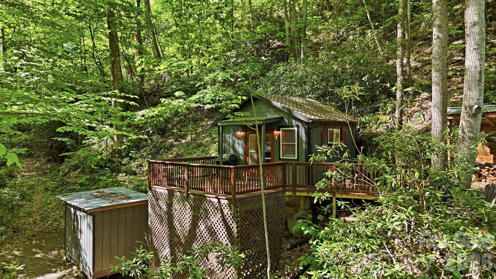Bunkhouse w/ 200 s.f. of decking - 500 Winter Star Road, Burnsville