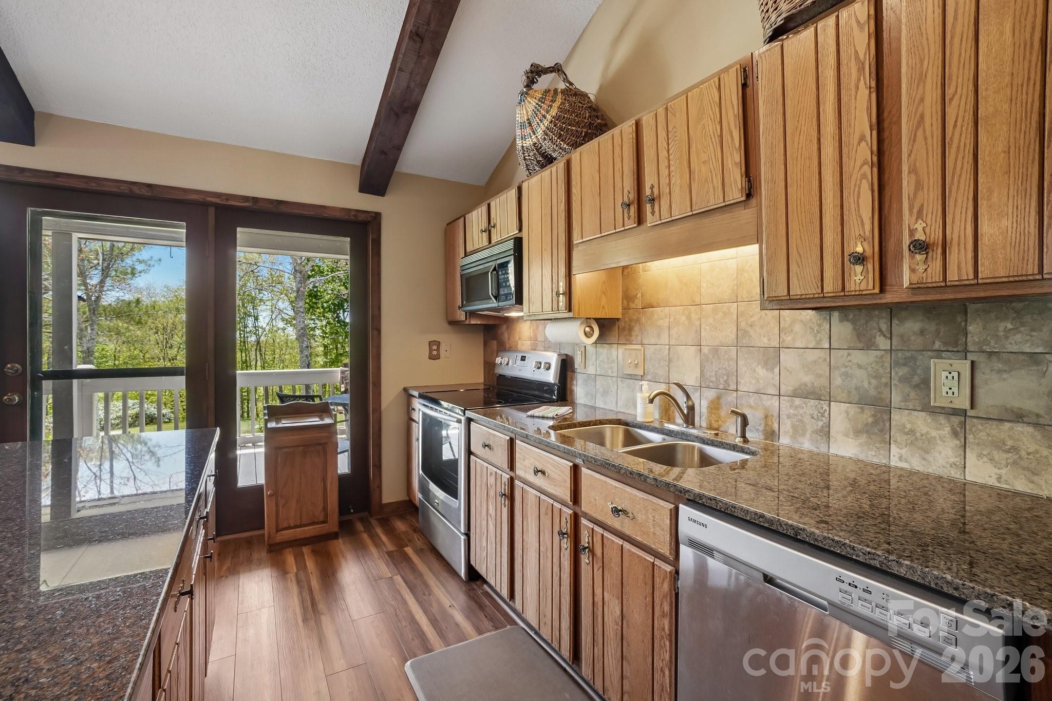 Updated Stainless Appliances - 302 Eagles Nest Court S, Mars Hill