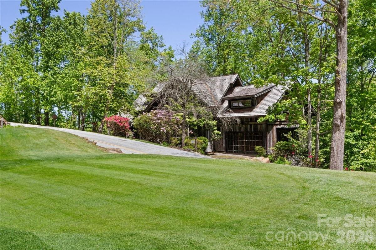 Single Family Residence at 56 Spring House Drive, Burnsville, photo 2 of 42