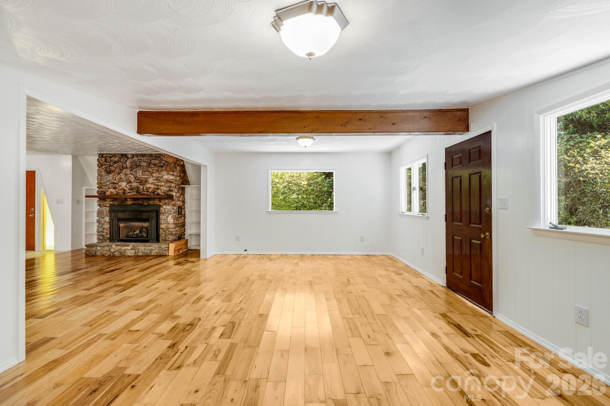 Single Family Residence at 45 Echo Hills Drive, Fairview, photo 4 of 26