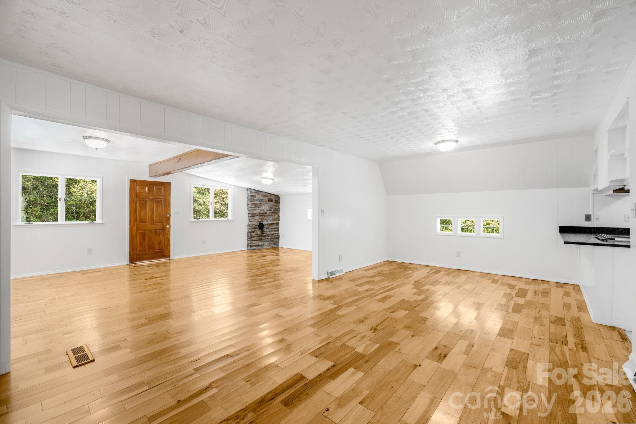 Single Family Residence at 45 Echo Hills Drive, Fairview, photo 8 of 26