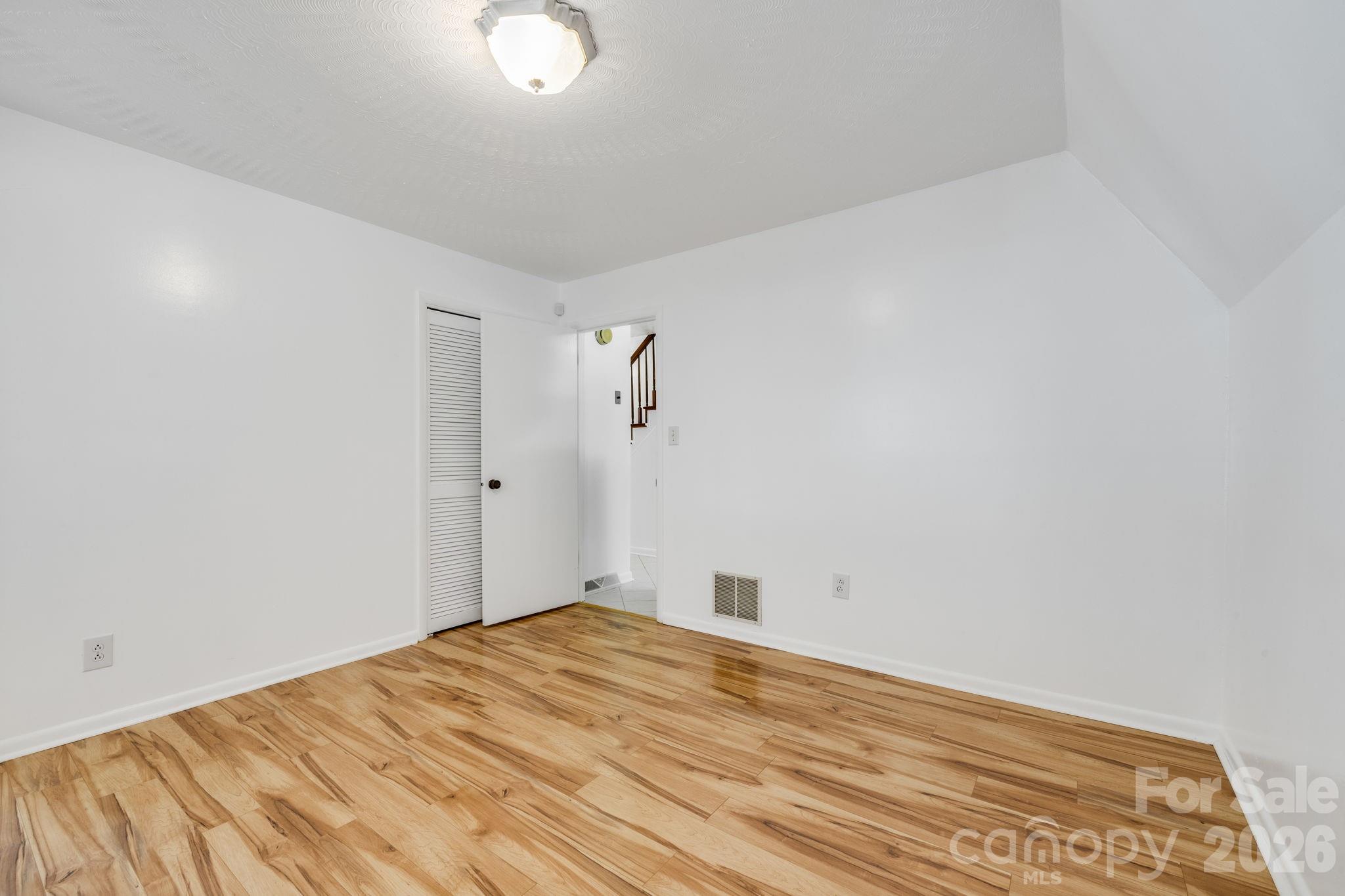 Single Family Residence at 45 Echo Hills Drive, Fairview, photo 11 of 26