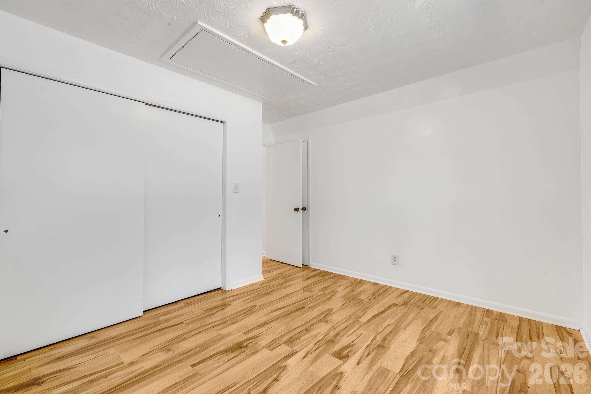 Single Family Residence at 45 Echo Hills Drive, Fairview, photo 16 of 26