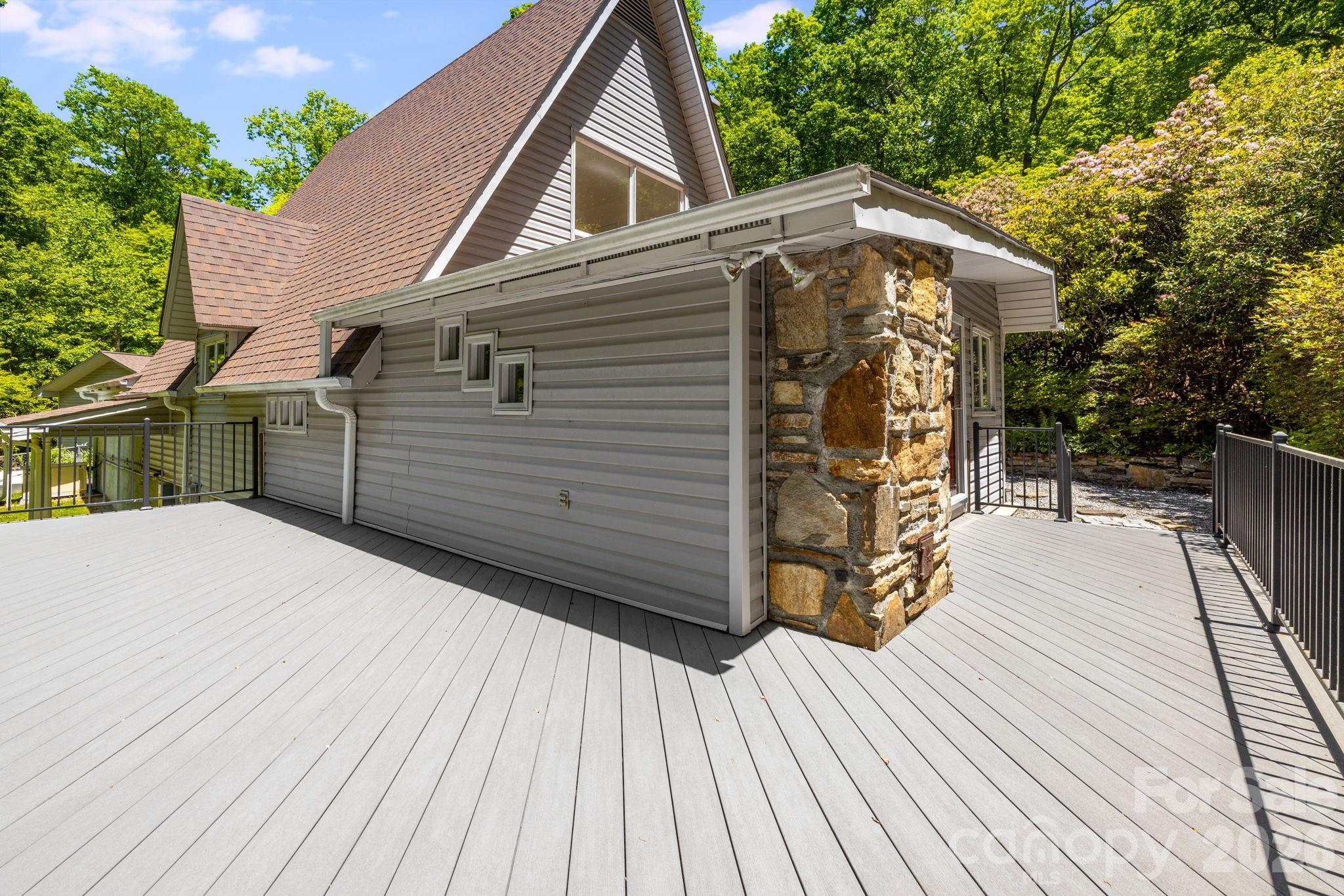 Single Family Residence at 45 Echo Hills Drive, Fairview, photo 19 of 26