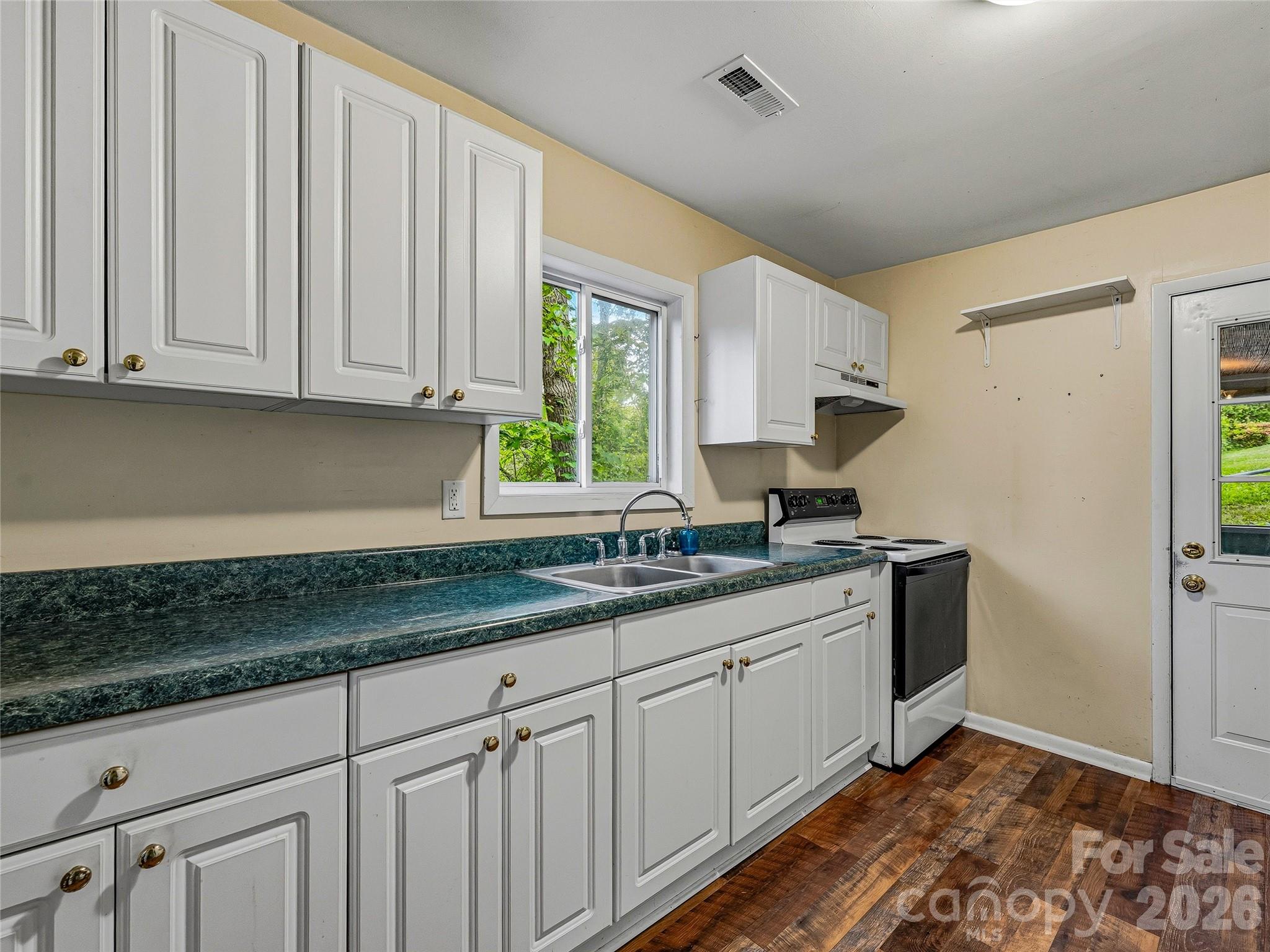 Kitchen - 506 Johnston School Road, Asheville