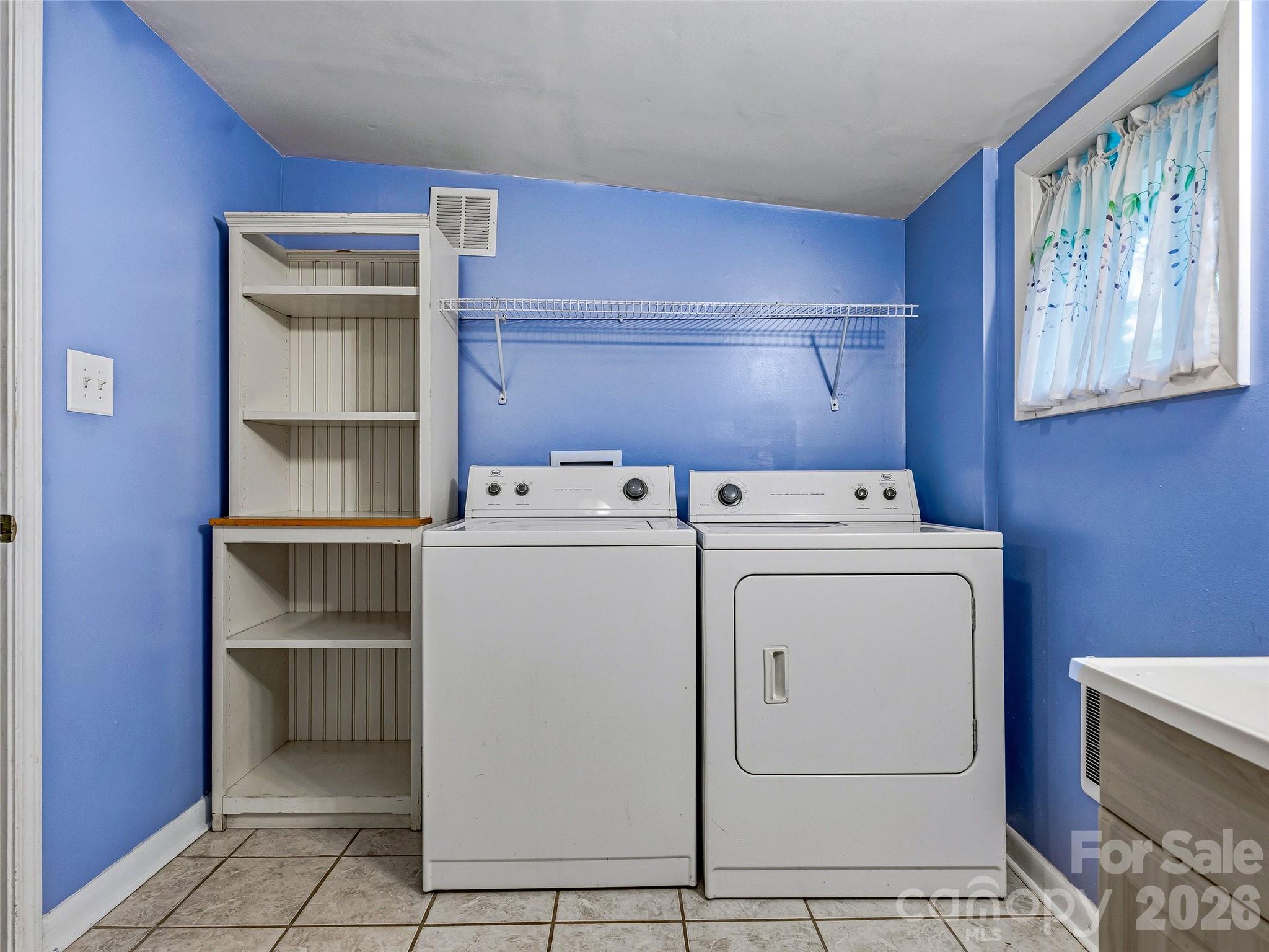 Guest Bathroom with Laundry - 506 Johnston School Road, Asheville