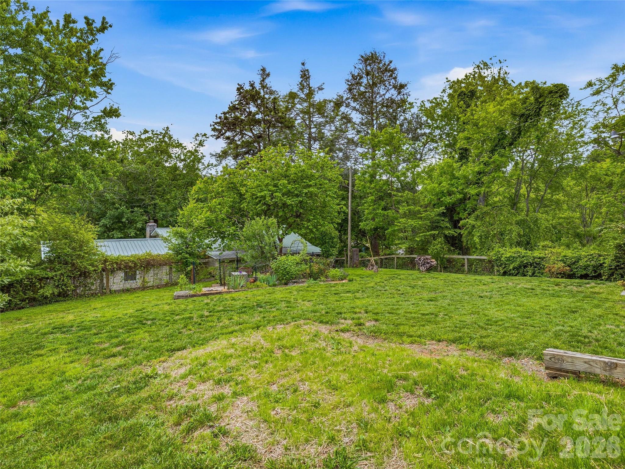 Large Yard - 506 Johnston School Road, Asheville