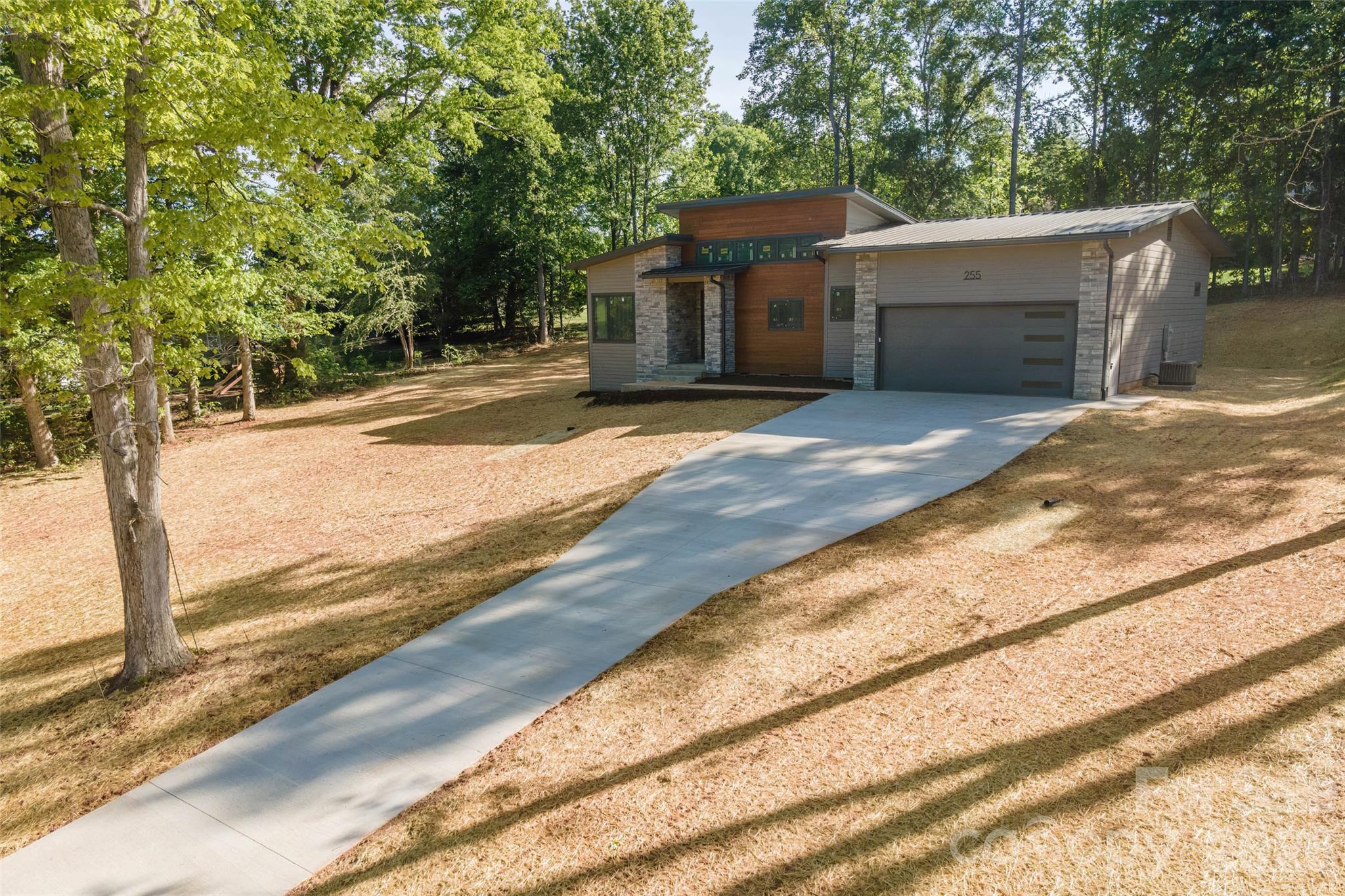 Single Family Residence at 255 Hunters Trace, Rutherfordton, photo 5 of 38