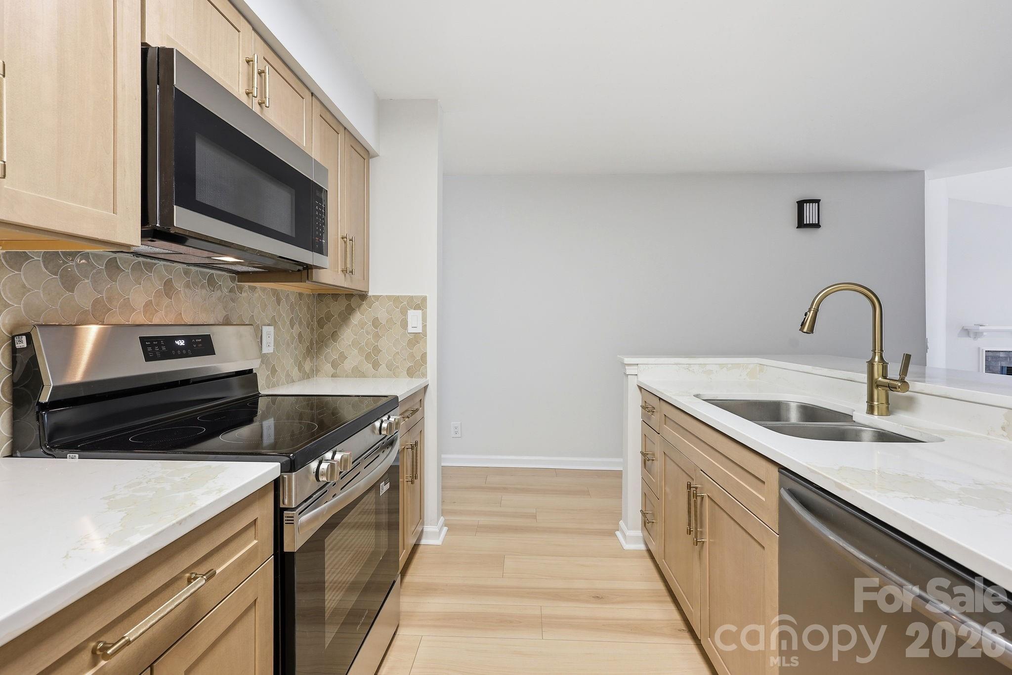 Condominium at 18801 Nautical Drive, Cornelius, photo 16 of 45