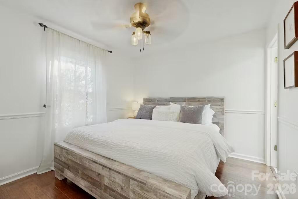 Single Family Residence at 121 Oak Terrace, Arden, photo 7 of 17
