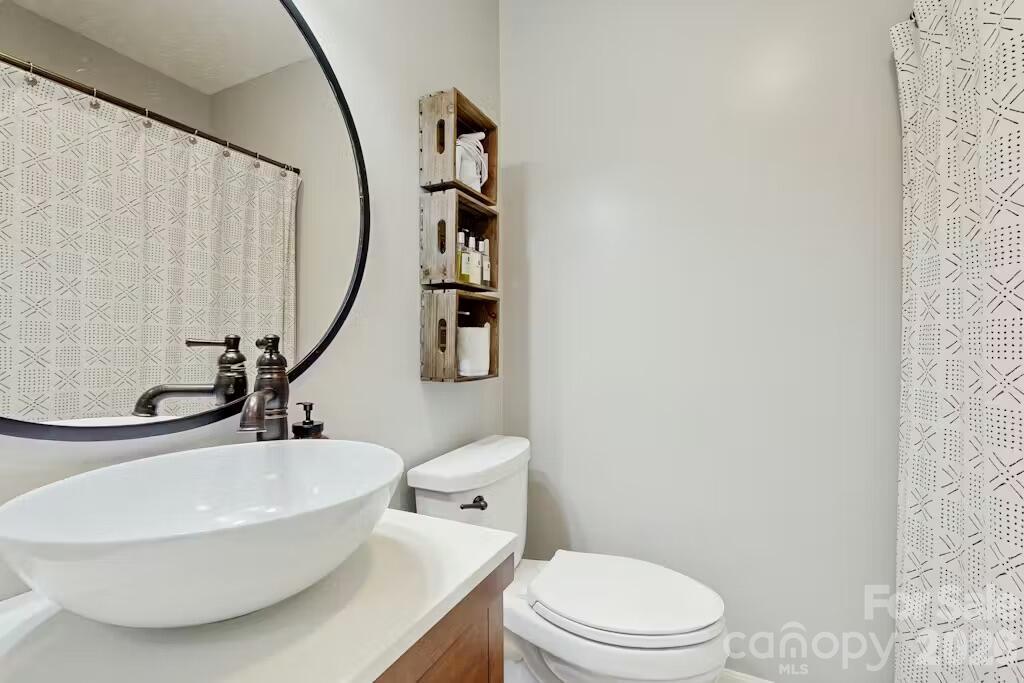 Single Family Residence at 121 Oak Terrace, Arden, photo 12 of 17