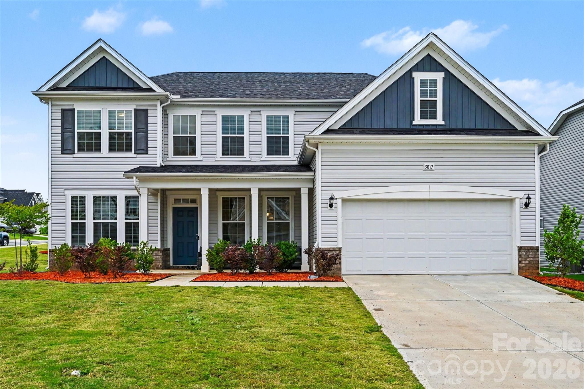 Single Family Residence at 3017 Oxtail Court, Rock Hill, photo 2 of 37