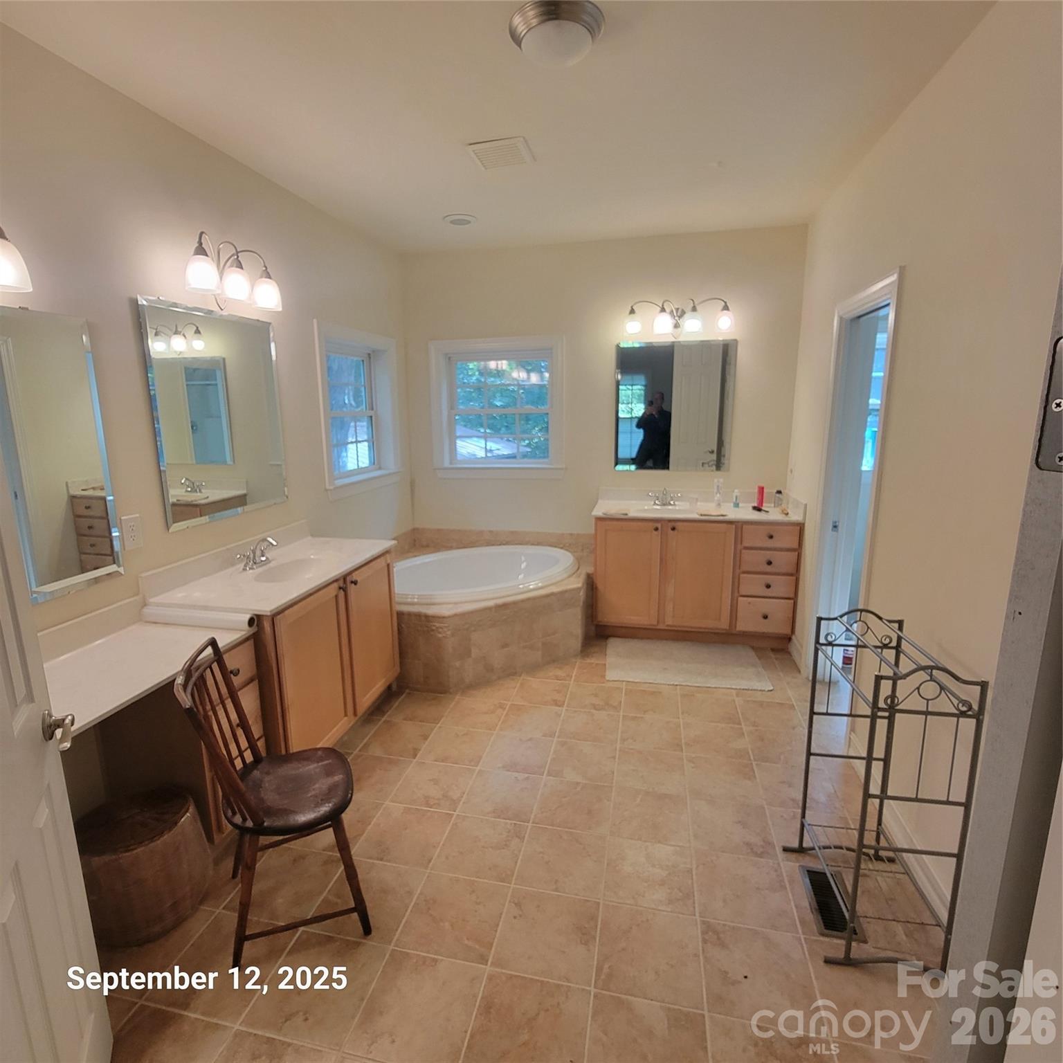 Single Family Residence at 31 Reeds Creek Road, Fairview, photo 24 of 36