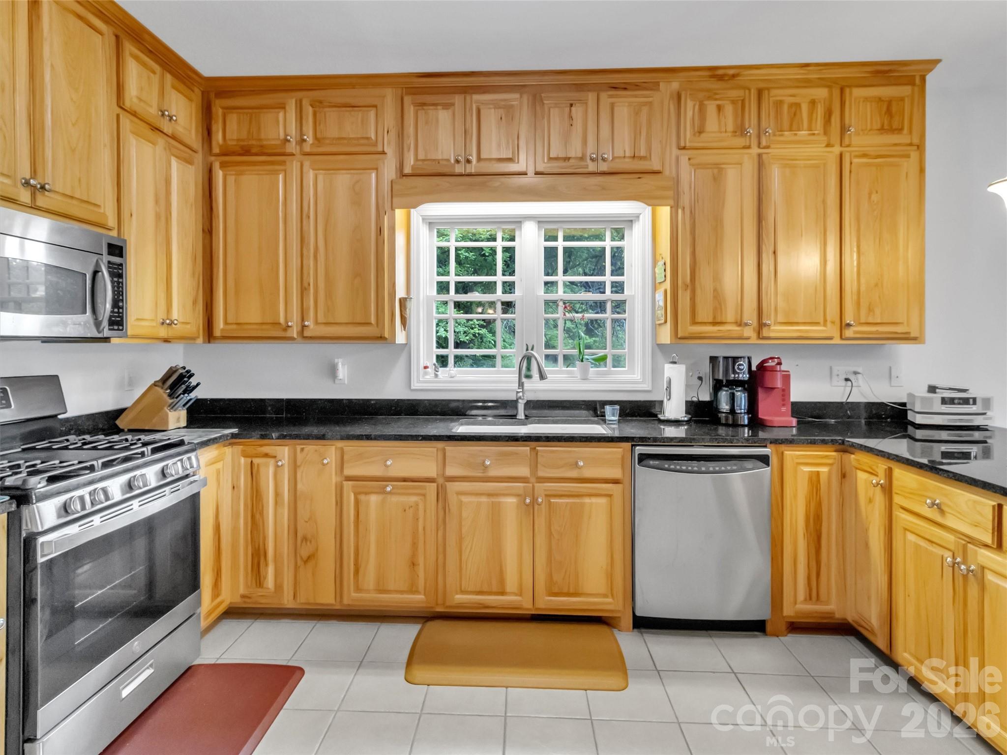 Single Family Residence at 1592 Piney Hill Road, Burnsville, photo 11 of 48