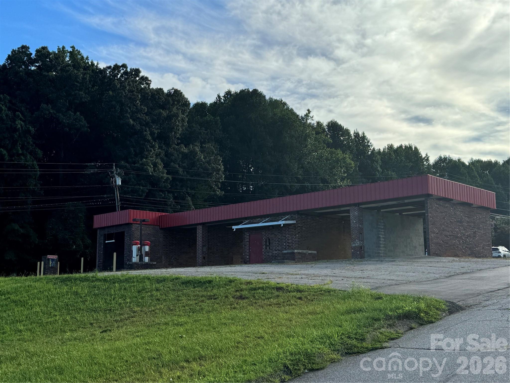 Retail at 324 Sanford Drive, Morganton, photo 5 of 7