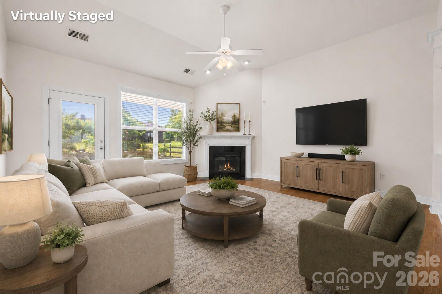 Single Family Residence at 578 Daventry Court, Clover, photo 10 of 27