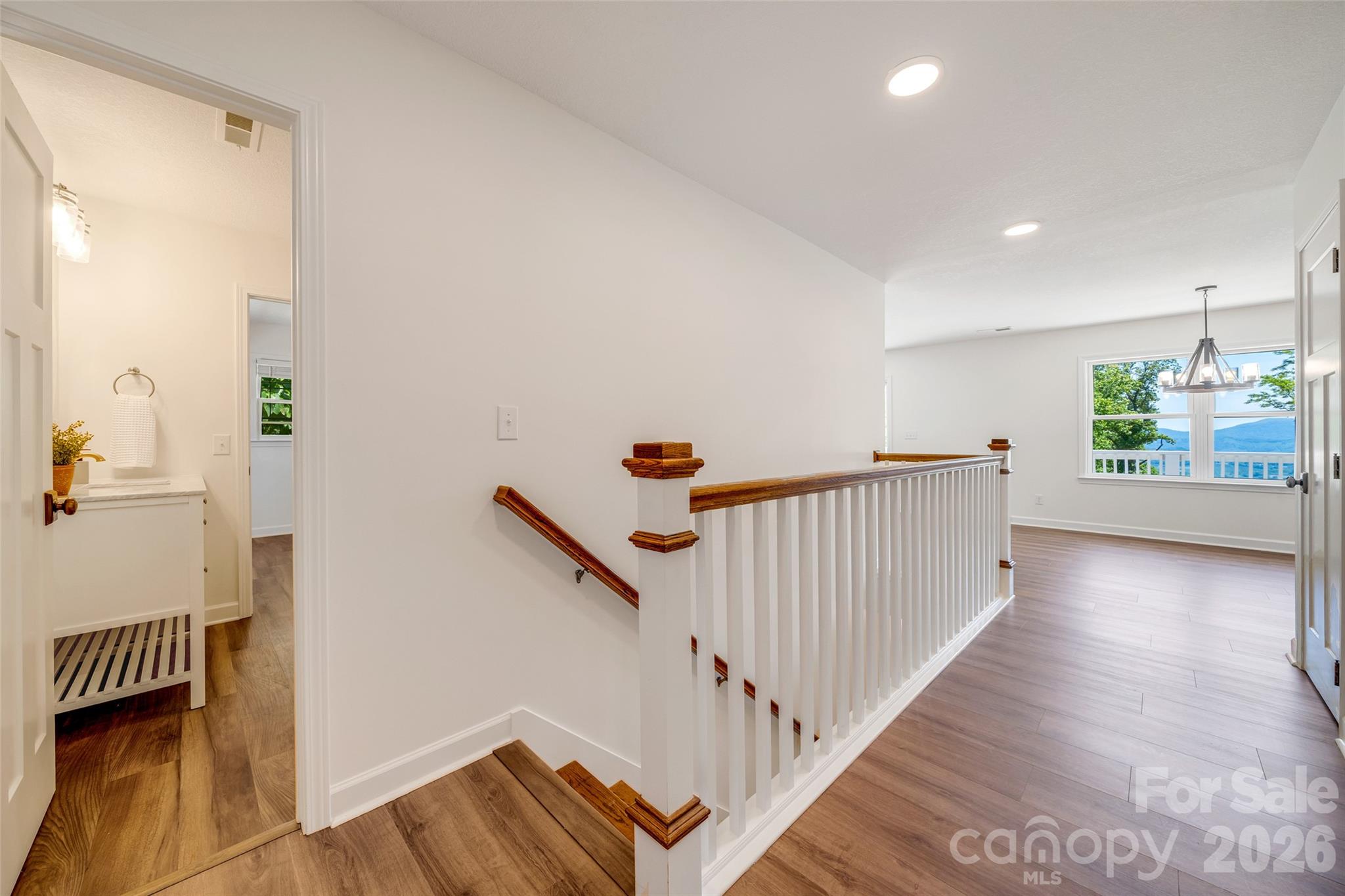 Bright entryway - 69 Milburn Lane, Hendersonville