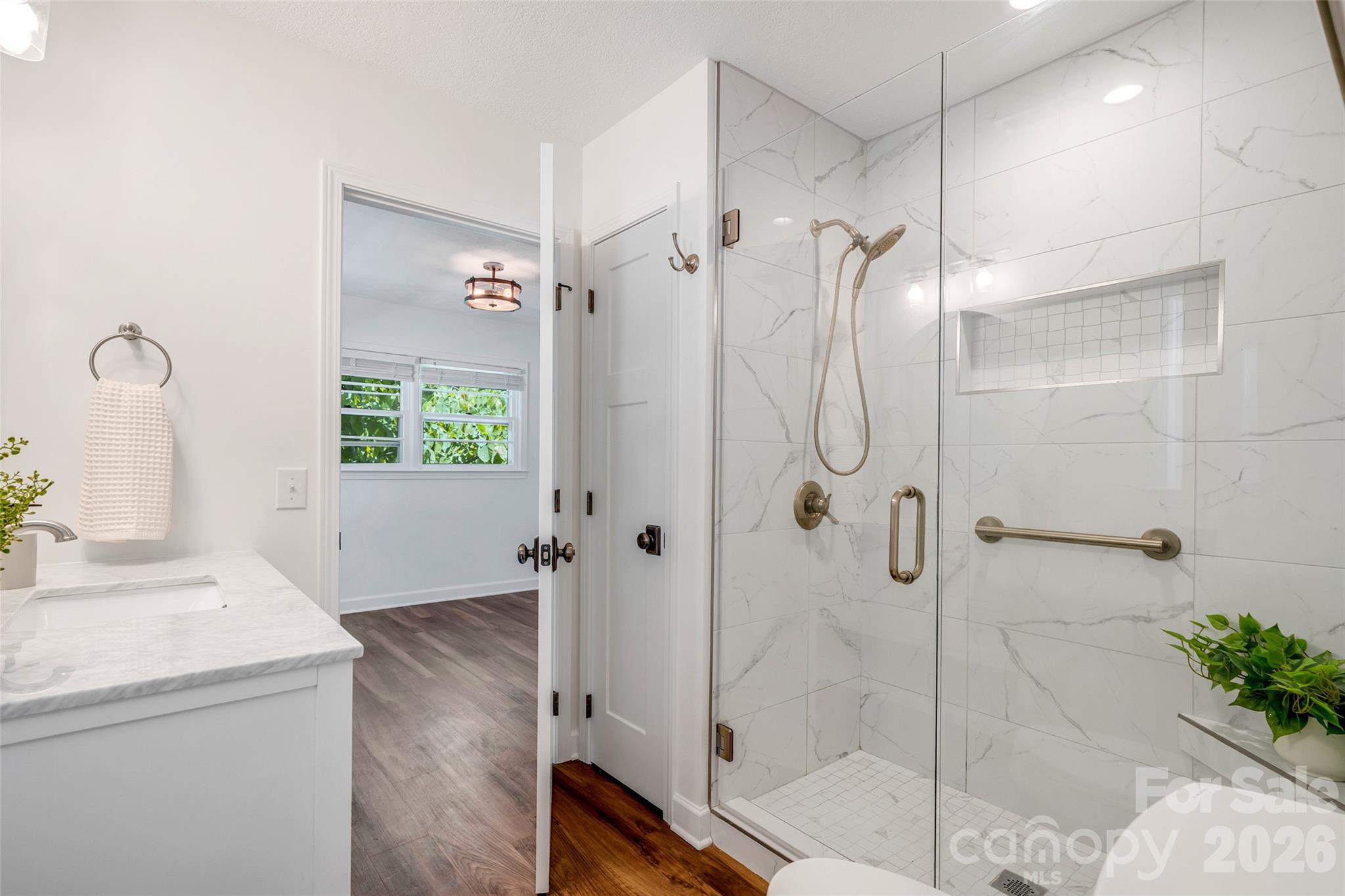 Updated full bathroom number one - 69 Milburn Lane, Hendersonville