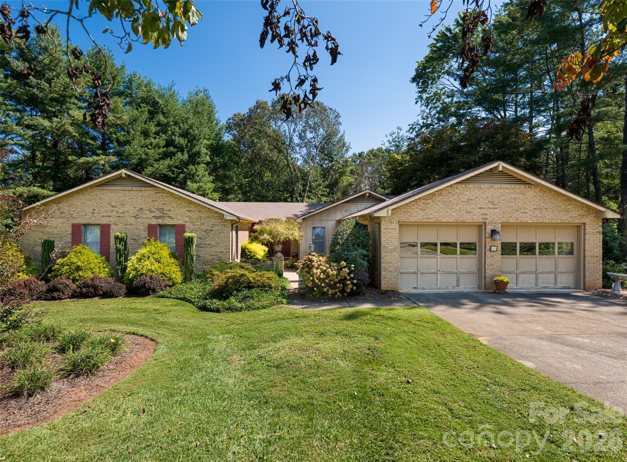 Single Family Residence at 40 Applecross Road, Weaverville, photo 3 of 46