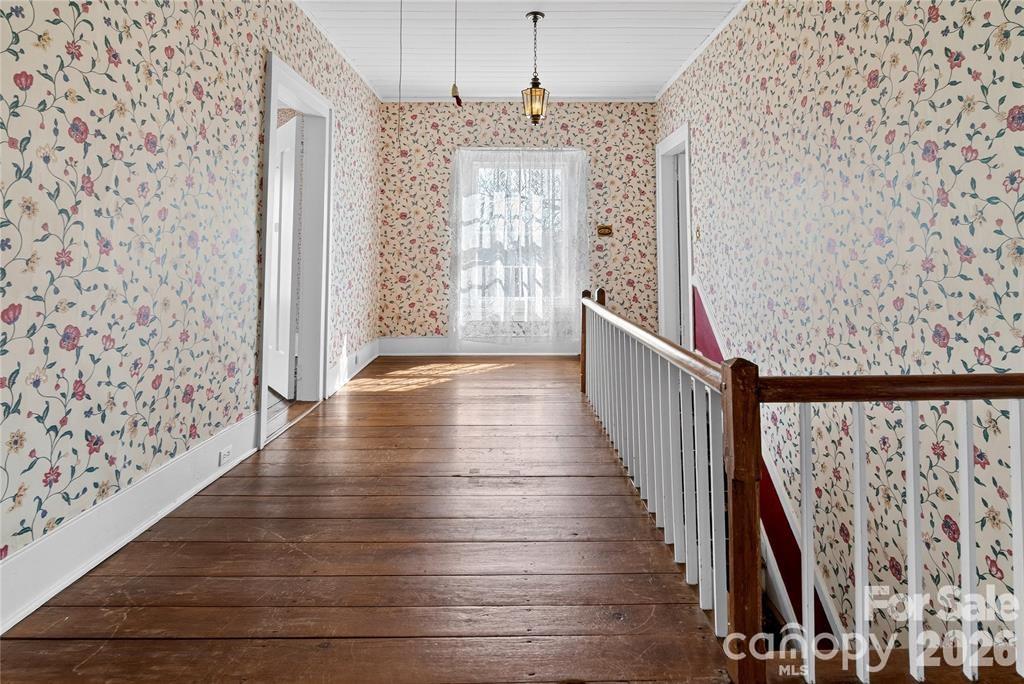 Upstairs Hall - 11124 Eastfield Road, Huntersville