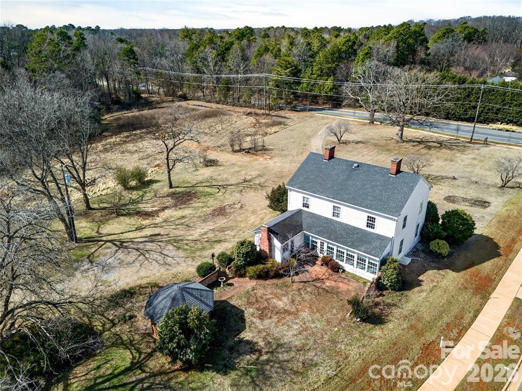 +/- 2.55 Acres of Historic Viewshed with 1840 farmhouse and original log home. - 11124 Eastfield Road, Huntersville