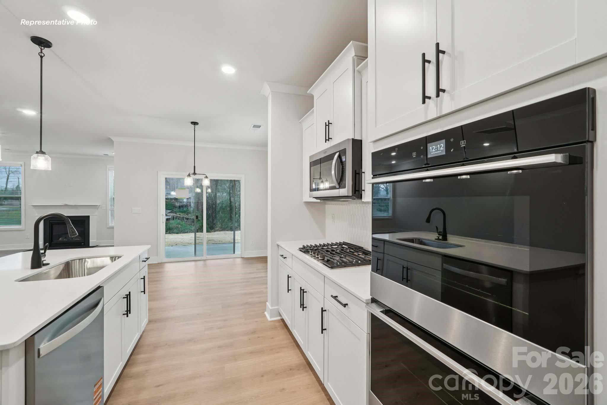 Single Family Residence at 6410 Cherrybark Oak Lane, Huntersville, photo 13 of 37