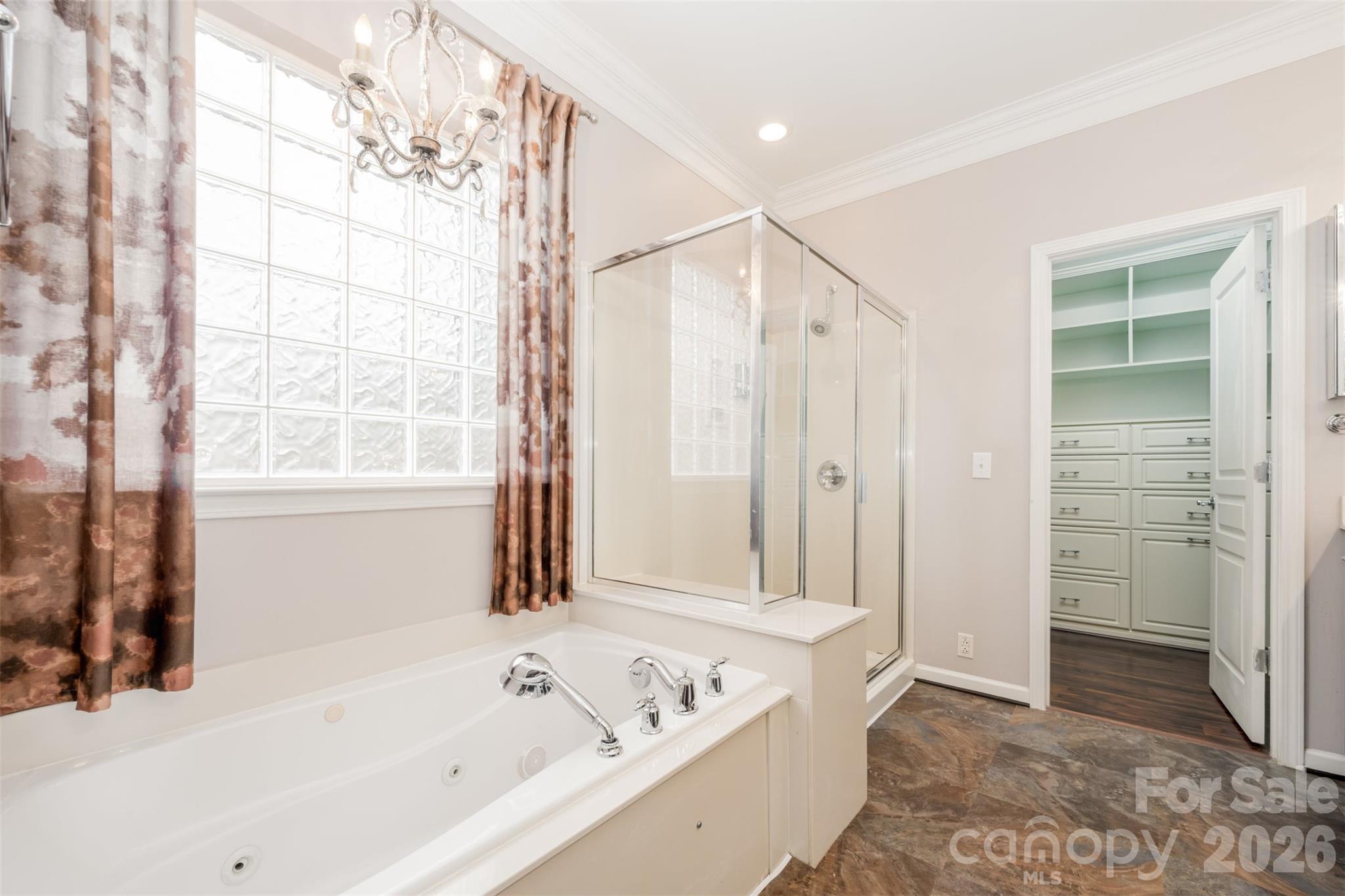 Tub and shower - 43041 Mimosa Court, Fort Mill