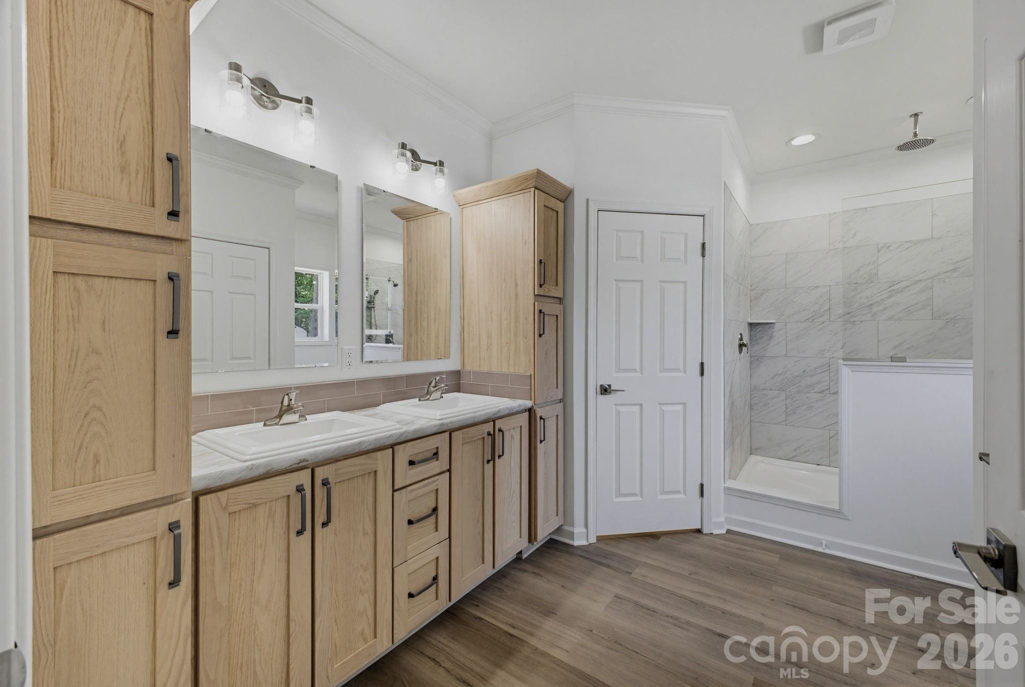 Master bathroom - 111 Sarah Avenue, Newton