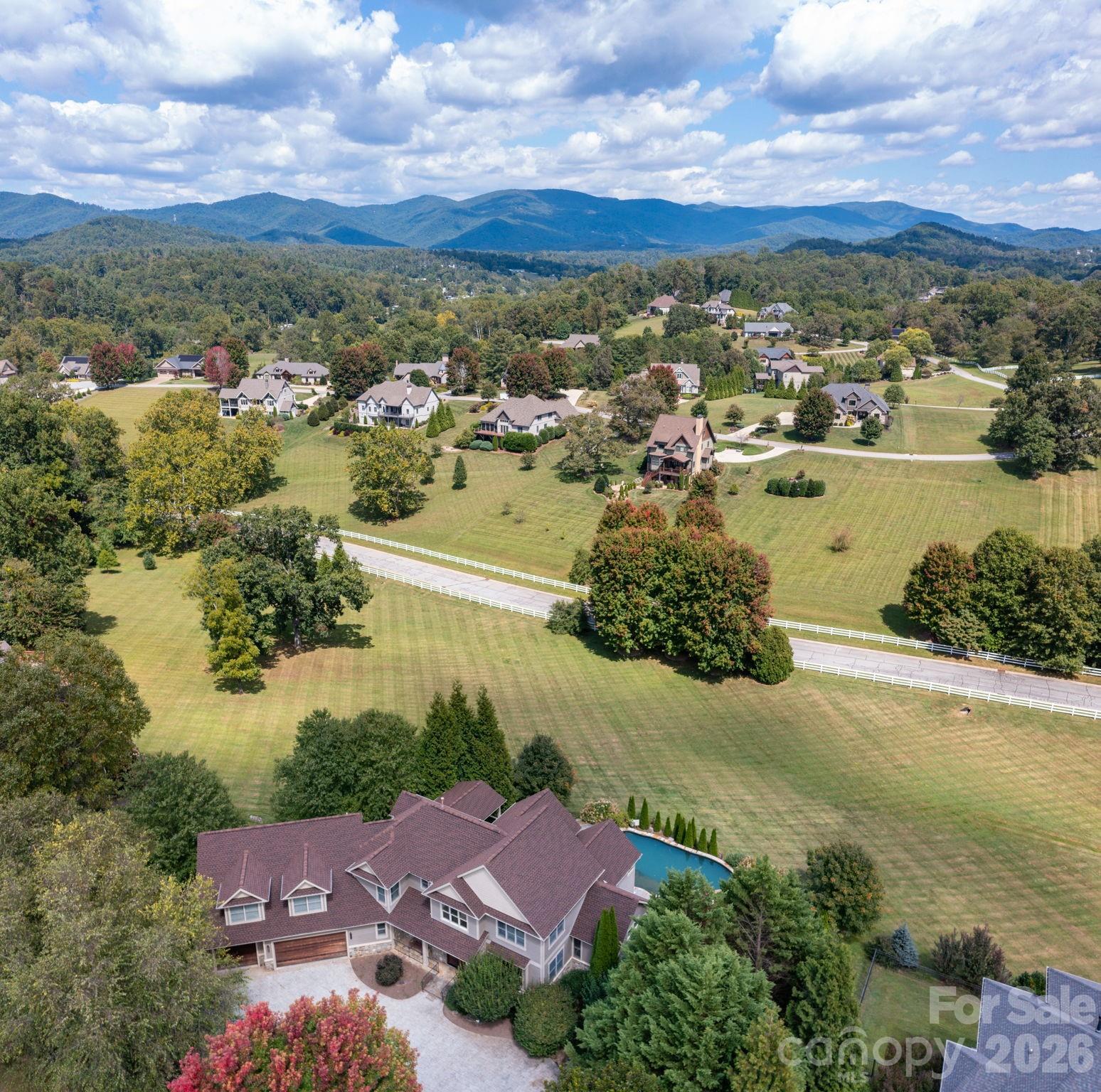 Less than 15 miles from airport, hospitals, schools, and Blue Ridge Parkway - 31 Bradford Vistas Drive, Fletcher