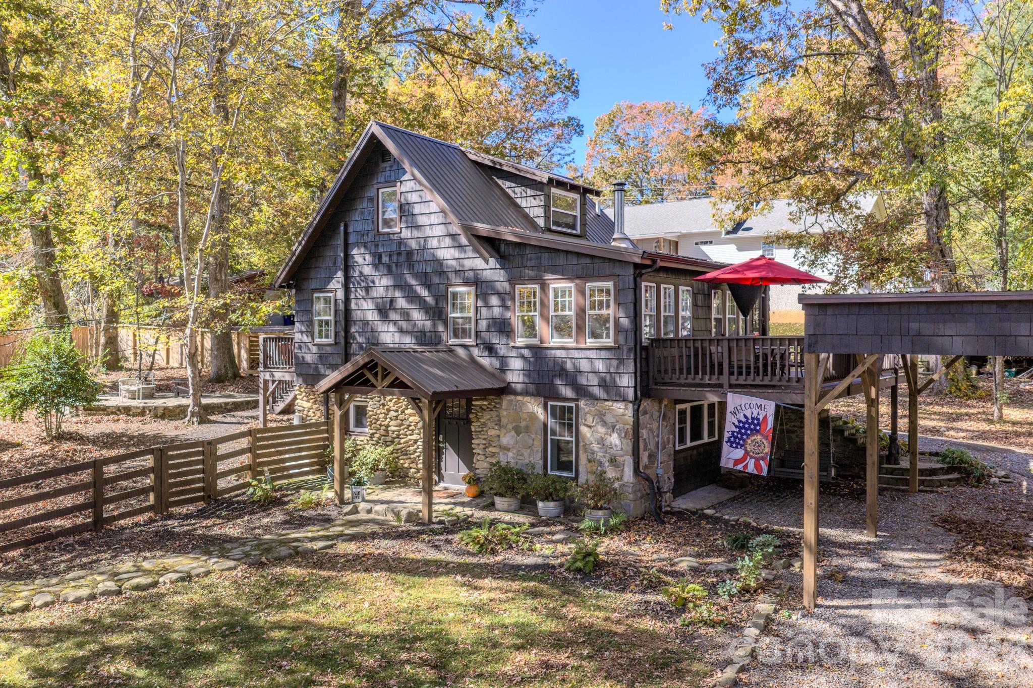 Single Family Residence at 597 Tomahawk Avenue, Black Mountain, photo 2 of 34