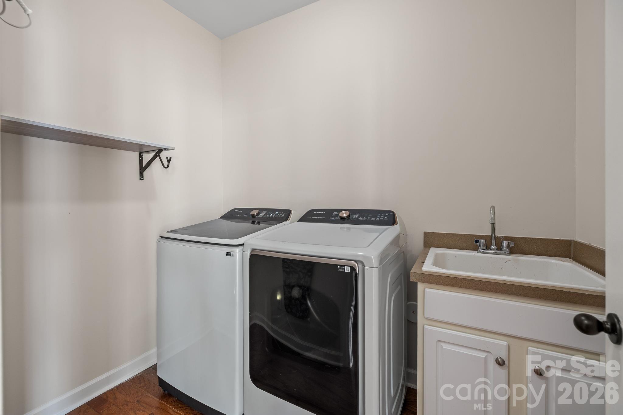 Laundry - 831 Irish Green Drive, Clover