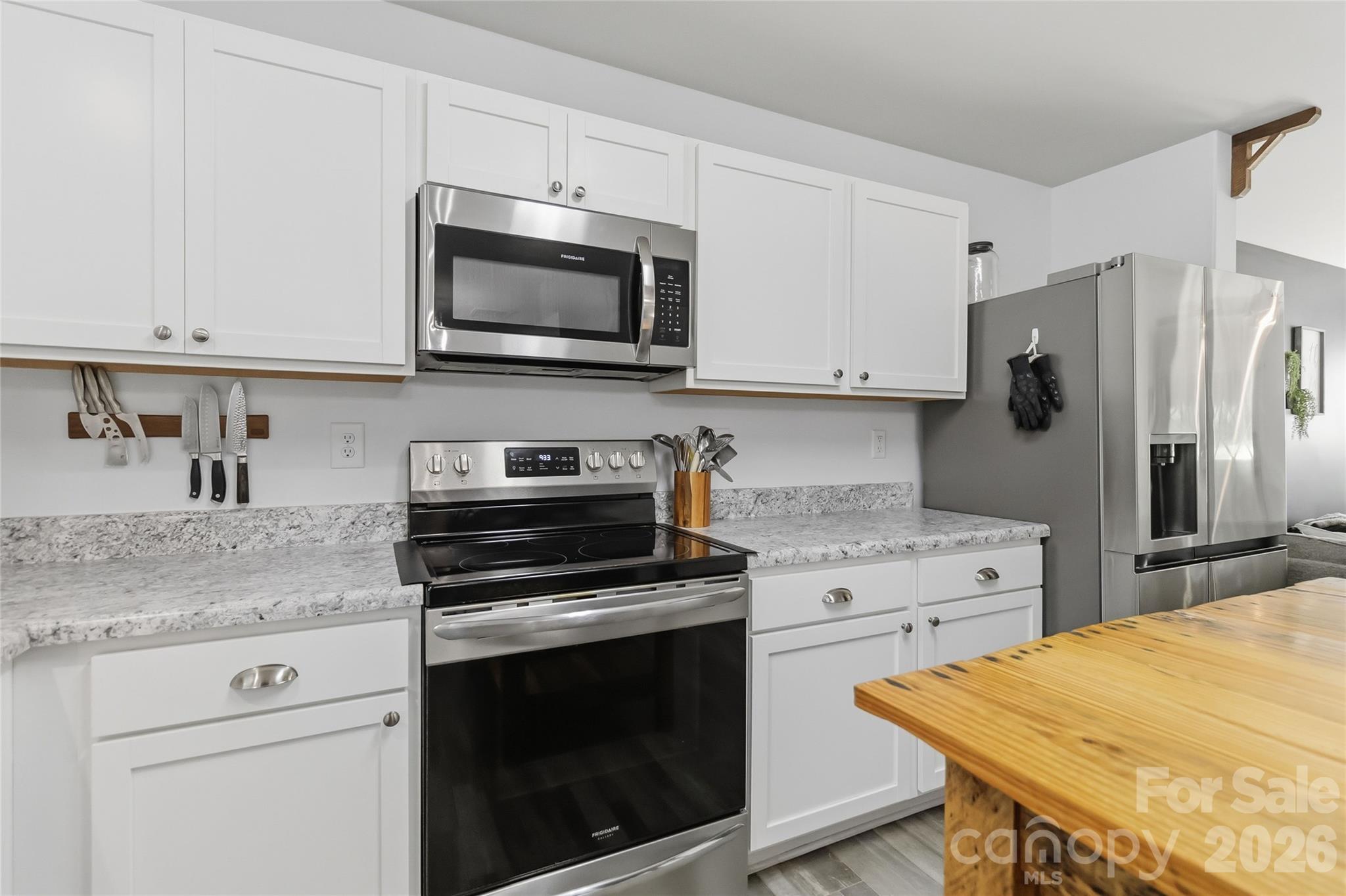 Single Family Residence at 2220 Pinnacle View Drive, Kings Mountain, photo 17 of 30