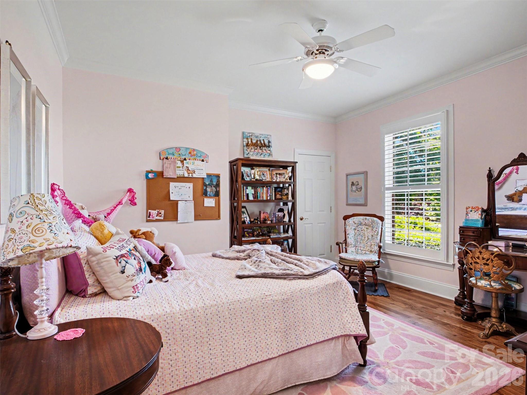 Down the hall on the opposite side of the house are two additional bedrooms on the main floor, joined with a Jack and Jill full bathroom. - 1422 Stone Gate Drive, Shelby