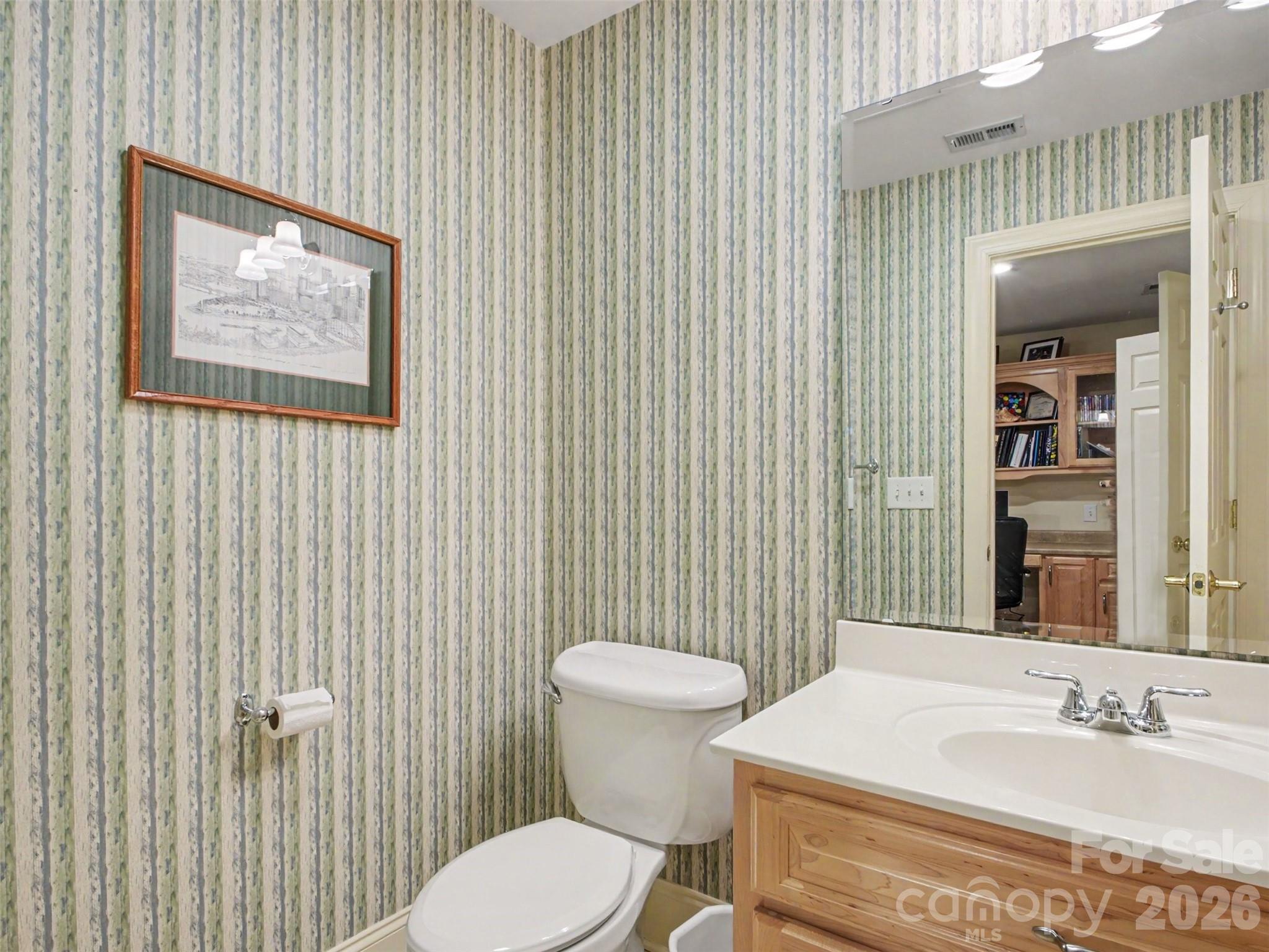 Upstairs half bath - 1422 Stone Gate Drive, Shelby