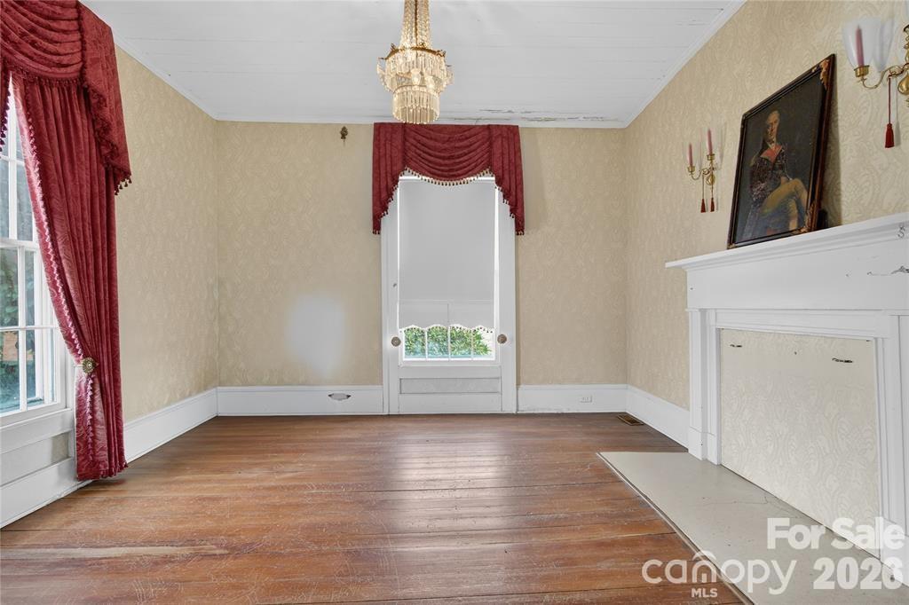 Front parlor - 11124 Eastfield Road, Huntersville