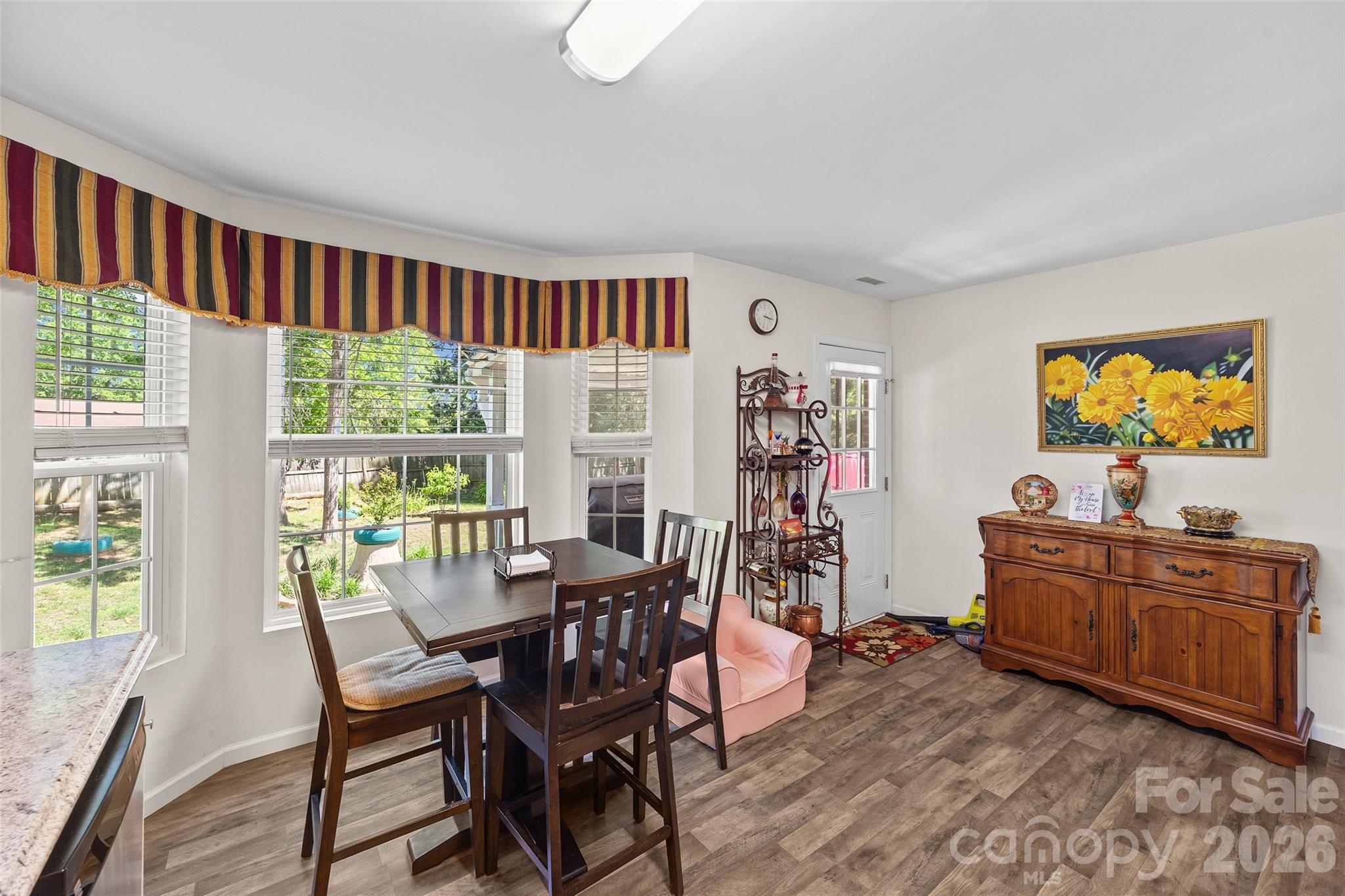 Single Family Residence at 208 Victoria Circle, York, photo 10 of 23