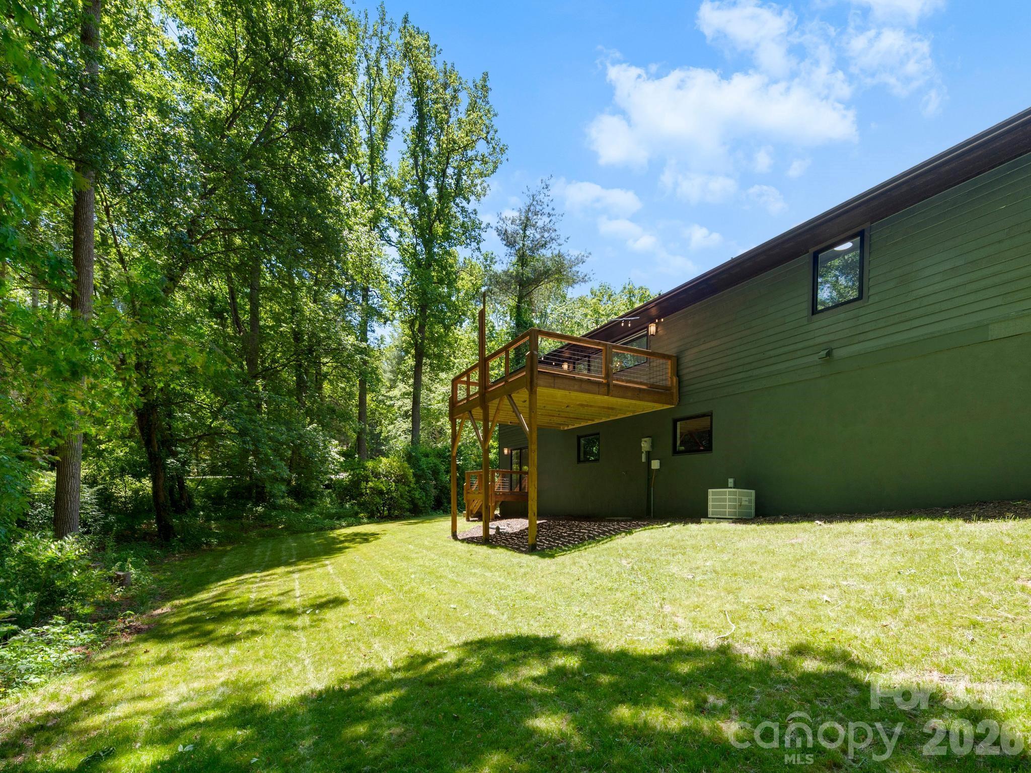 Single Family Residence at 17 Muirfield Drive, Arden, photo 11 of 48