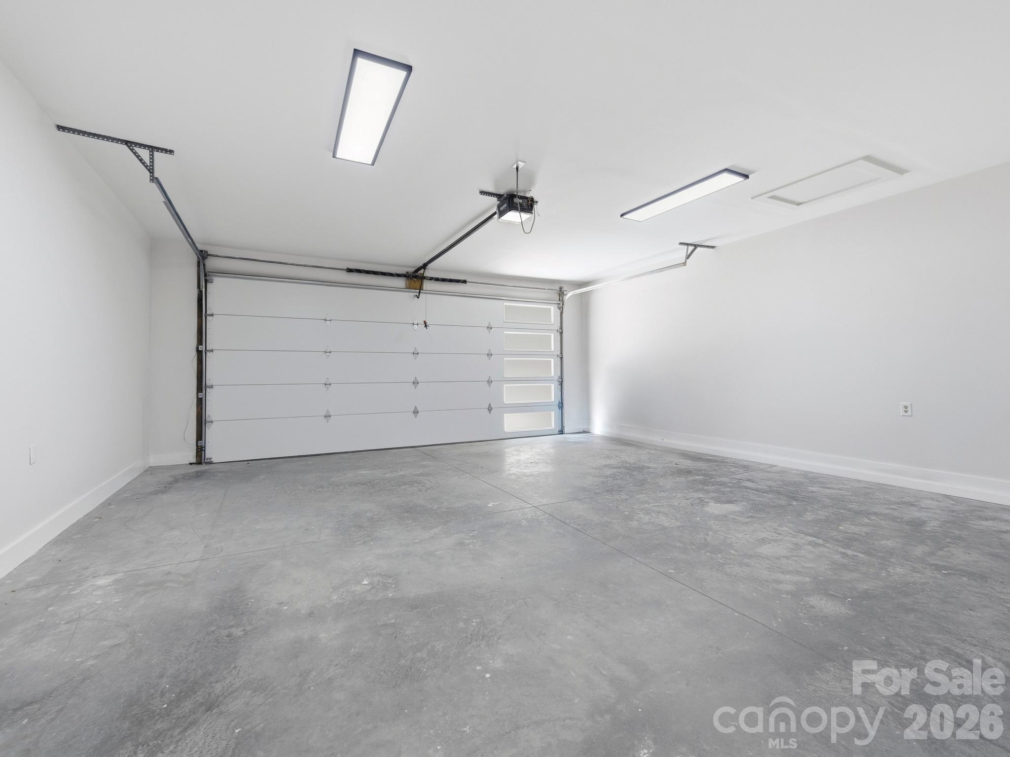 18x8 oversized garage - 17 Muirfield Drive, Arden