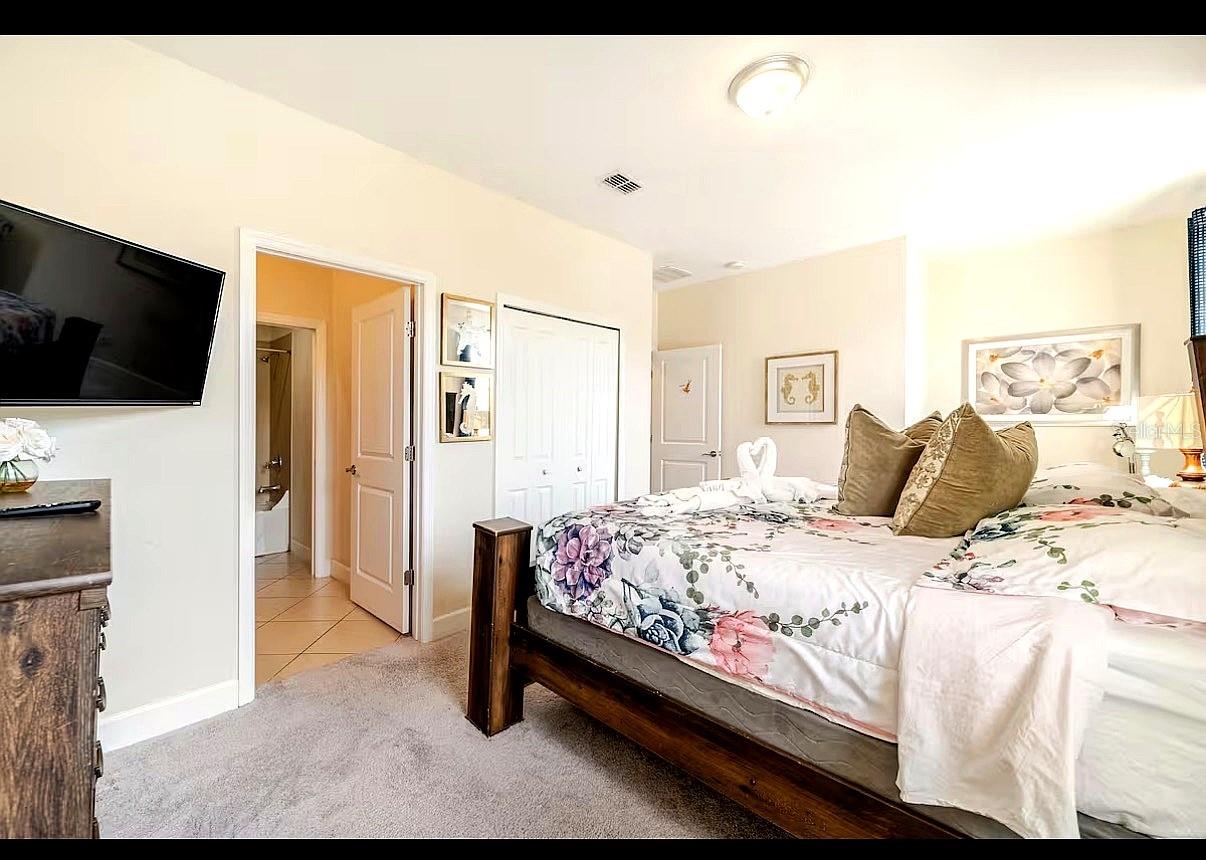 Townhouse at 354 CAPTIVA DR, DAVENPORT, photo 18 of 33