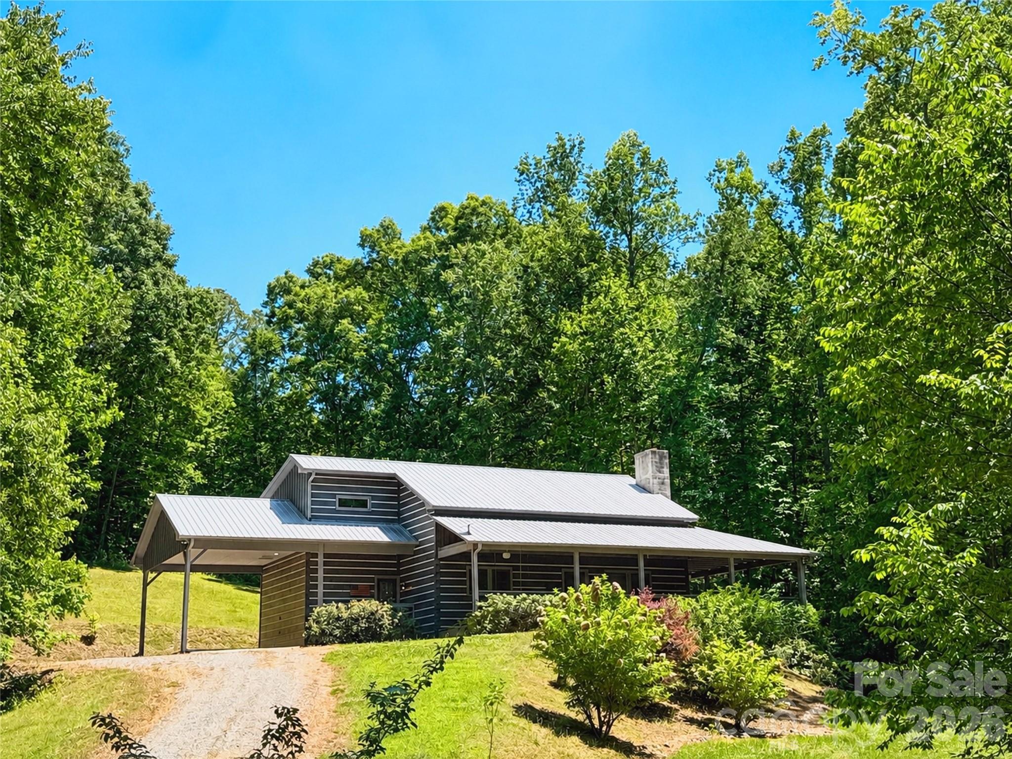 Single Family Residence at 584 Clear Spring Trail, Nebo, photo 2 of 38