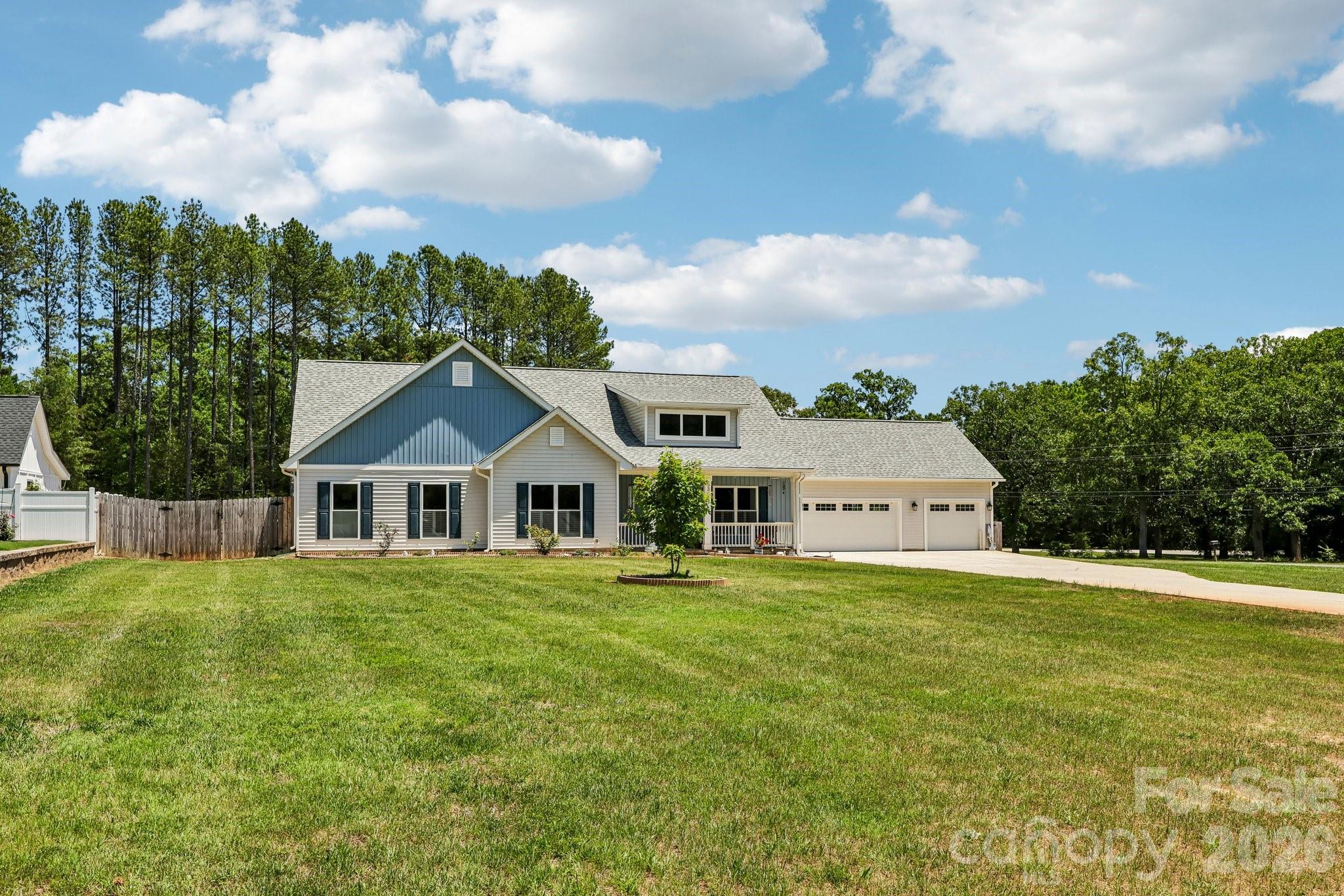 Single Family Residence at 5301 Garden Gate Drive, Monroe, photo 2 of 30