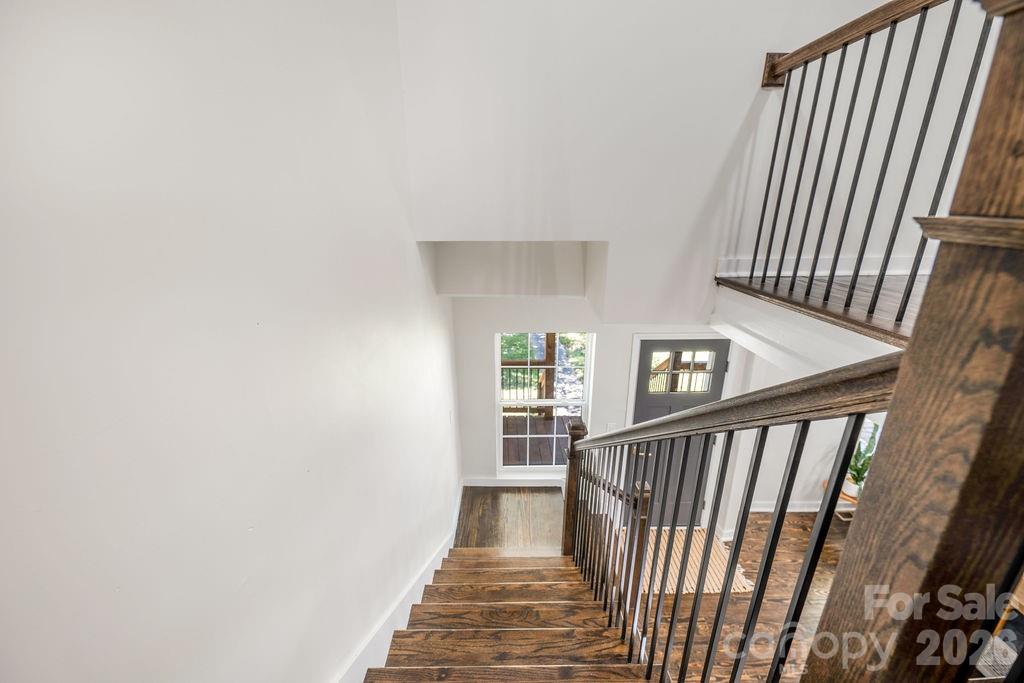 Single Family Residence at 131 Woodrow Avenue, Asheville, photo 34 of 44