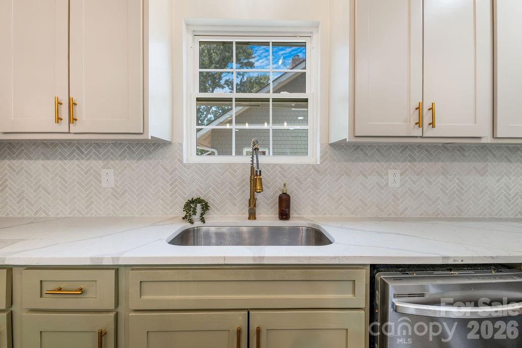 Single Family Residence at 131 Woodrow Avenue, Asheville, photo 17 of 44